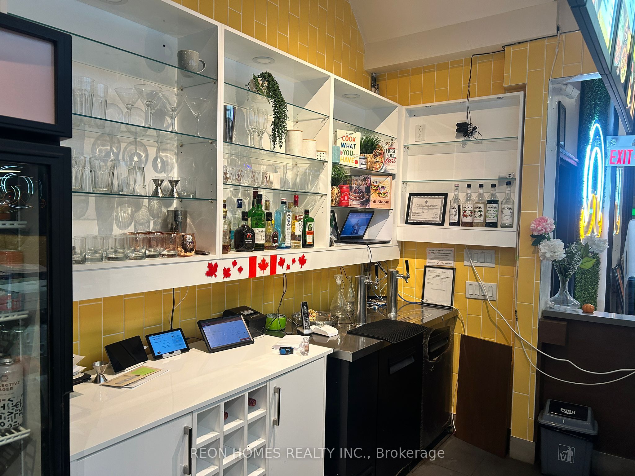 8 Erb Street W Property Photo 3