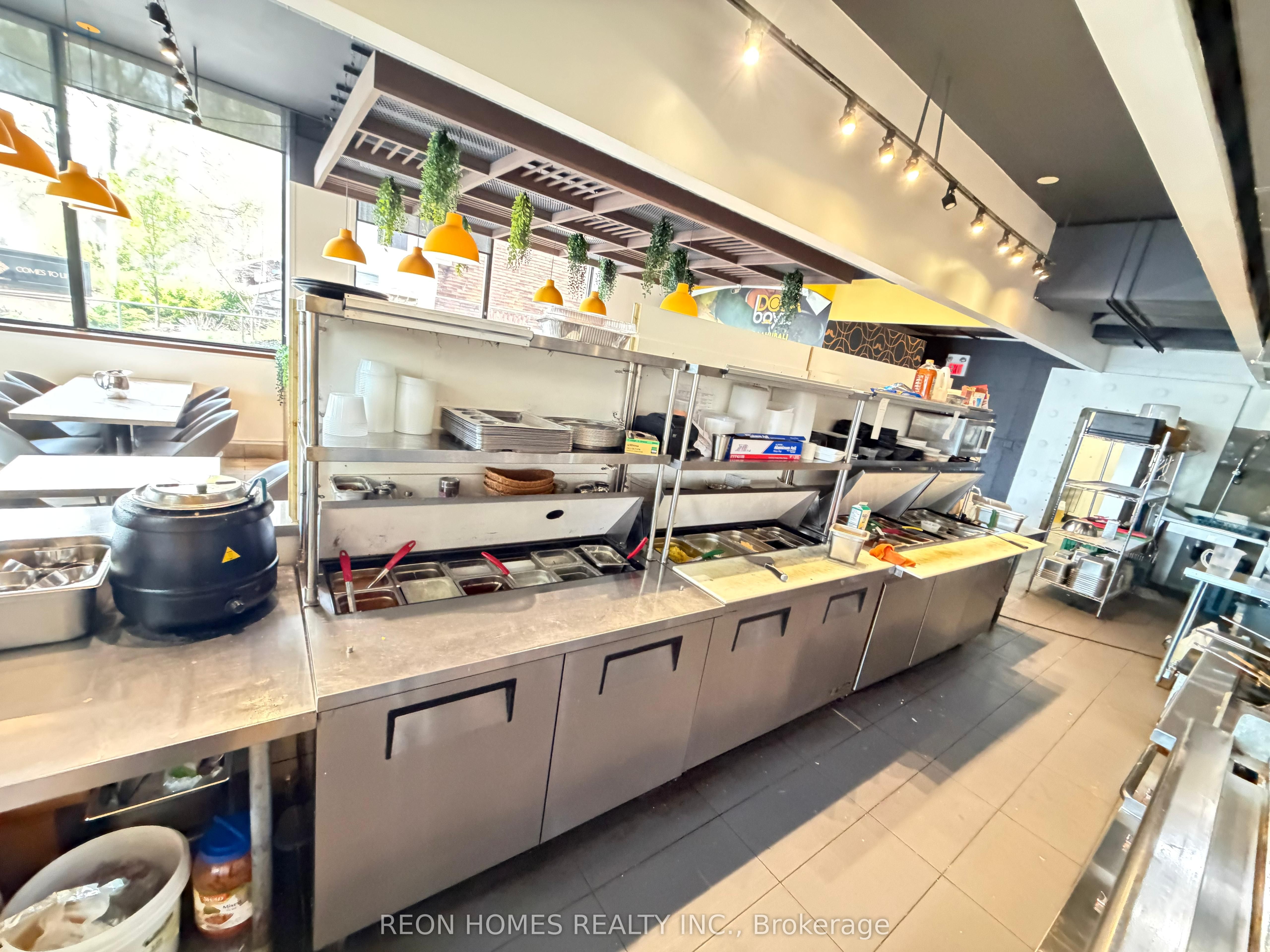 8 Erb Street W Property Photo 18