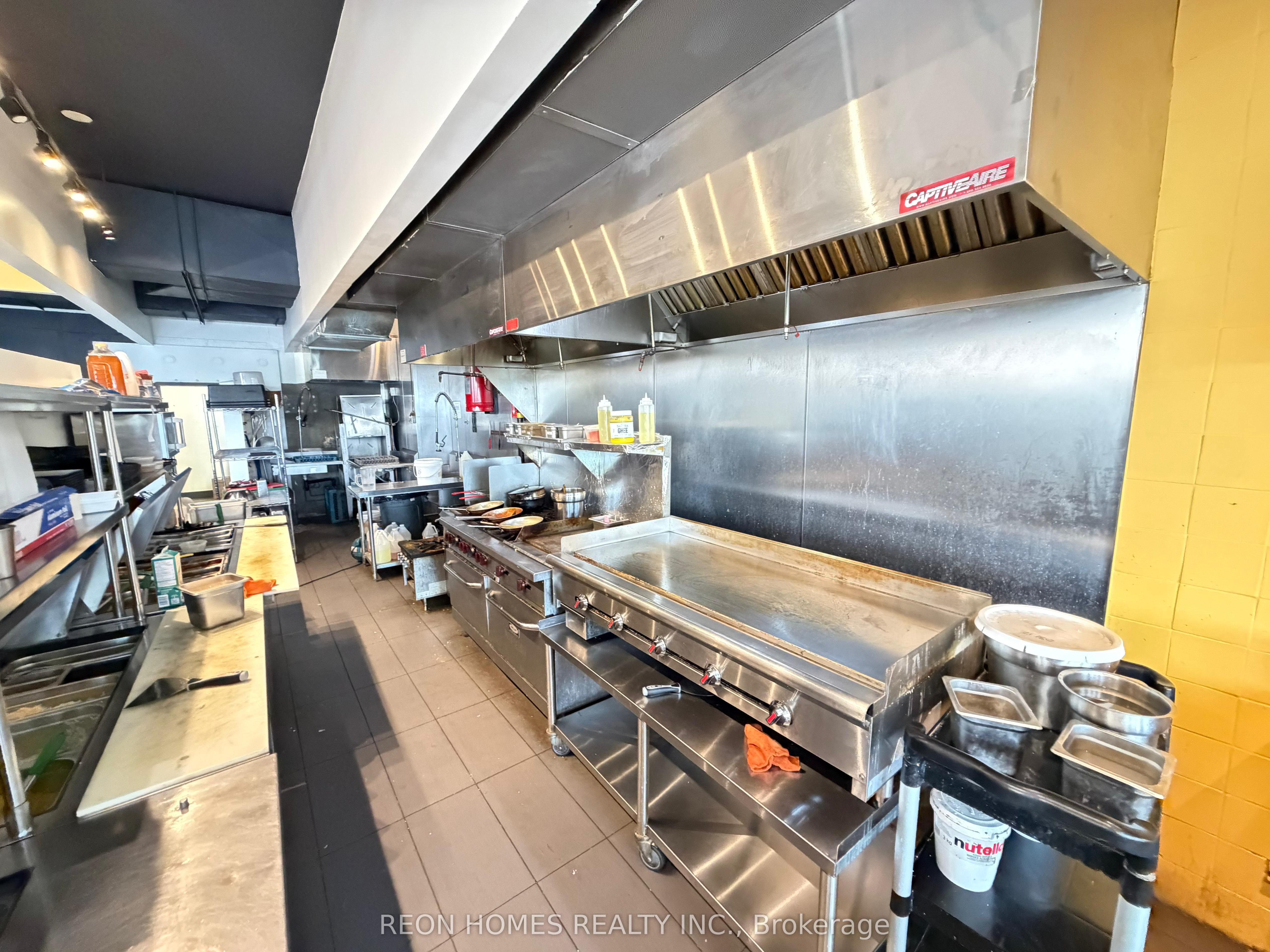 8 Erb Street W Property Photo 19