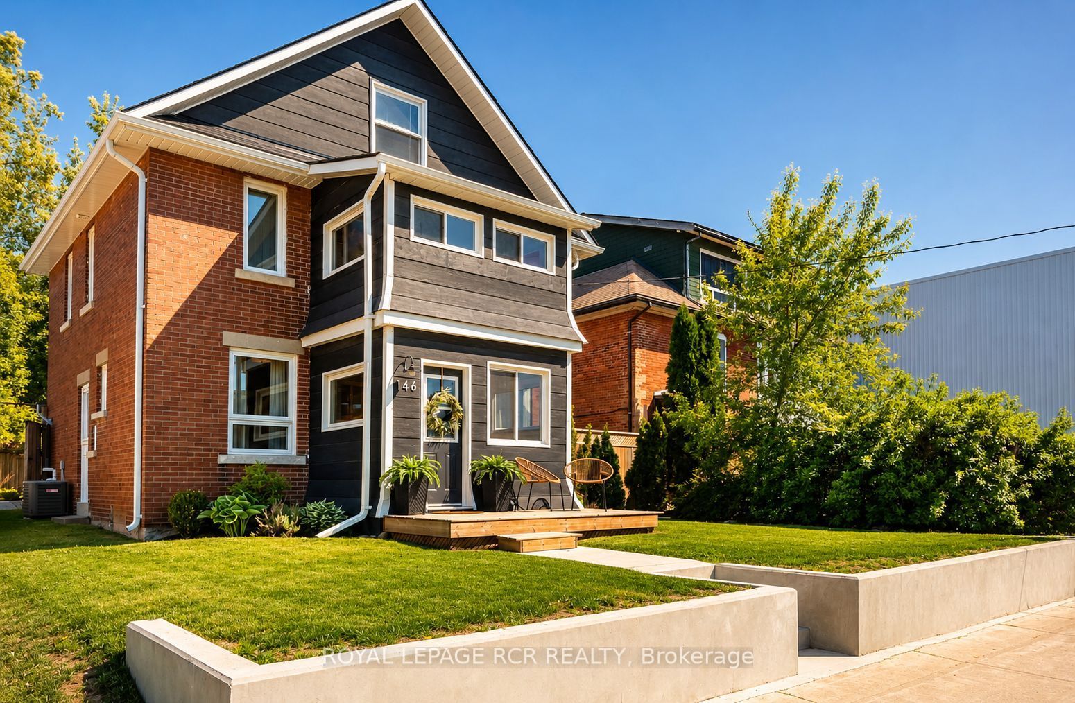 146 Main Street W