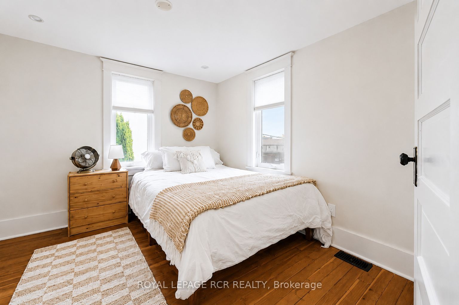 146 Main Street W Property Photo 21