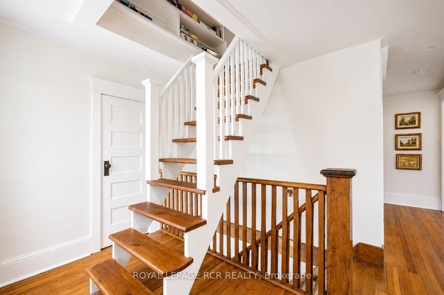 146 Main Street W Property Photo 25