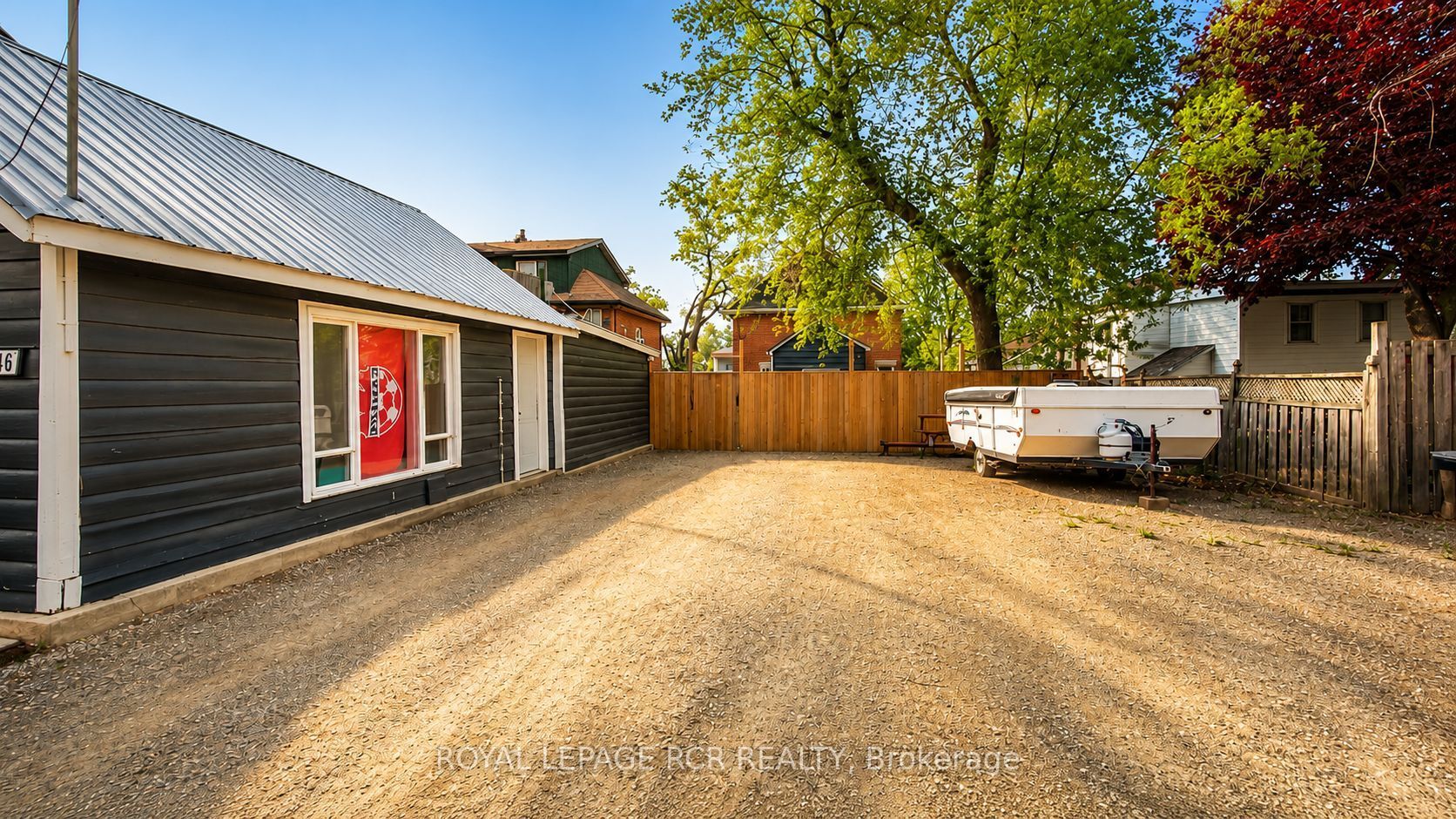 146 Main Street W Property Photo 32