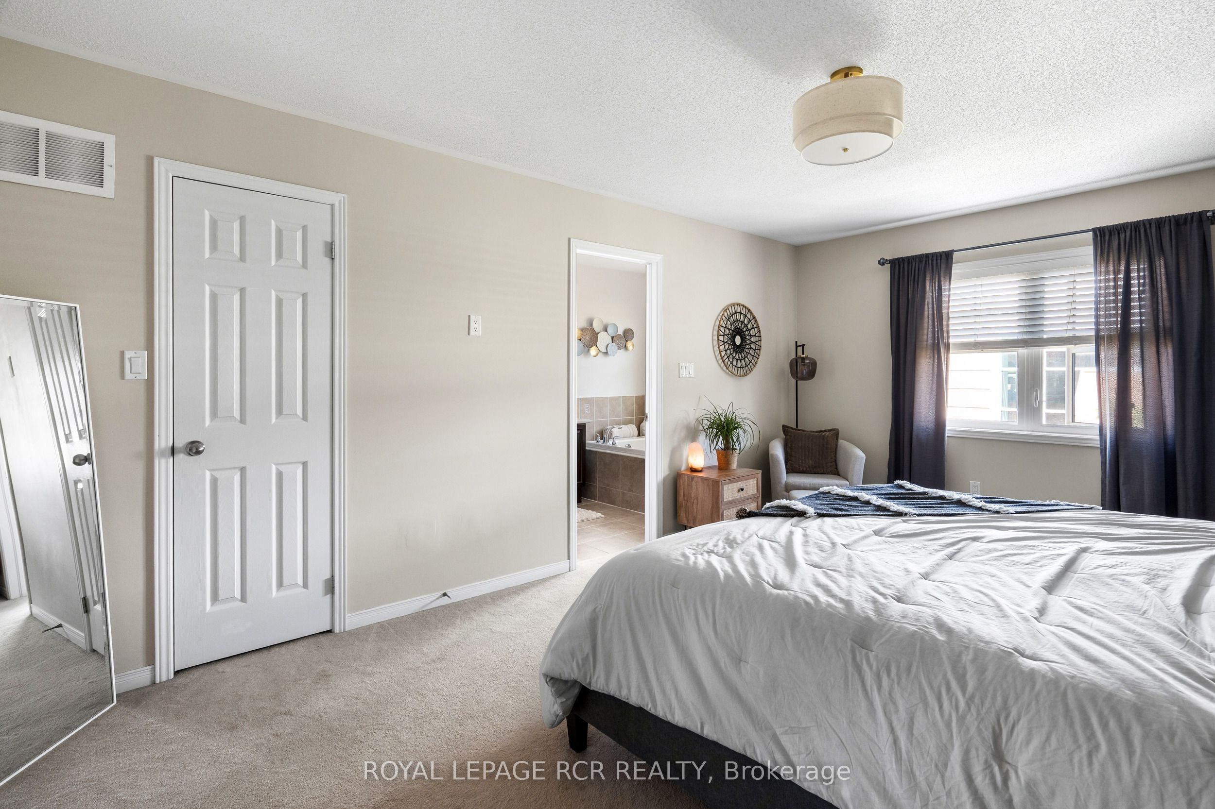 77 Cathedral Court Property Photo 25
