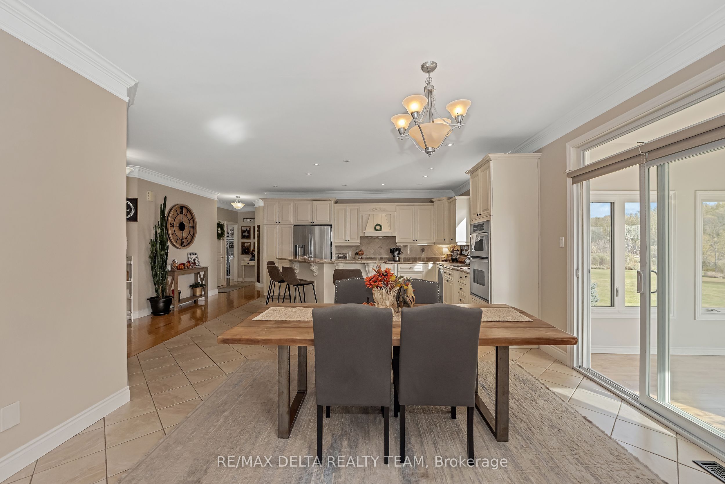3782 Etienne Road Property Photo 4