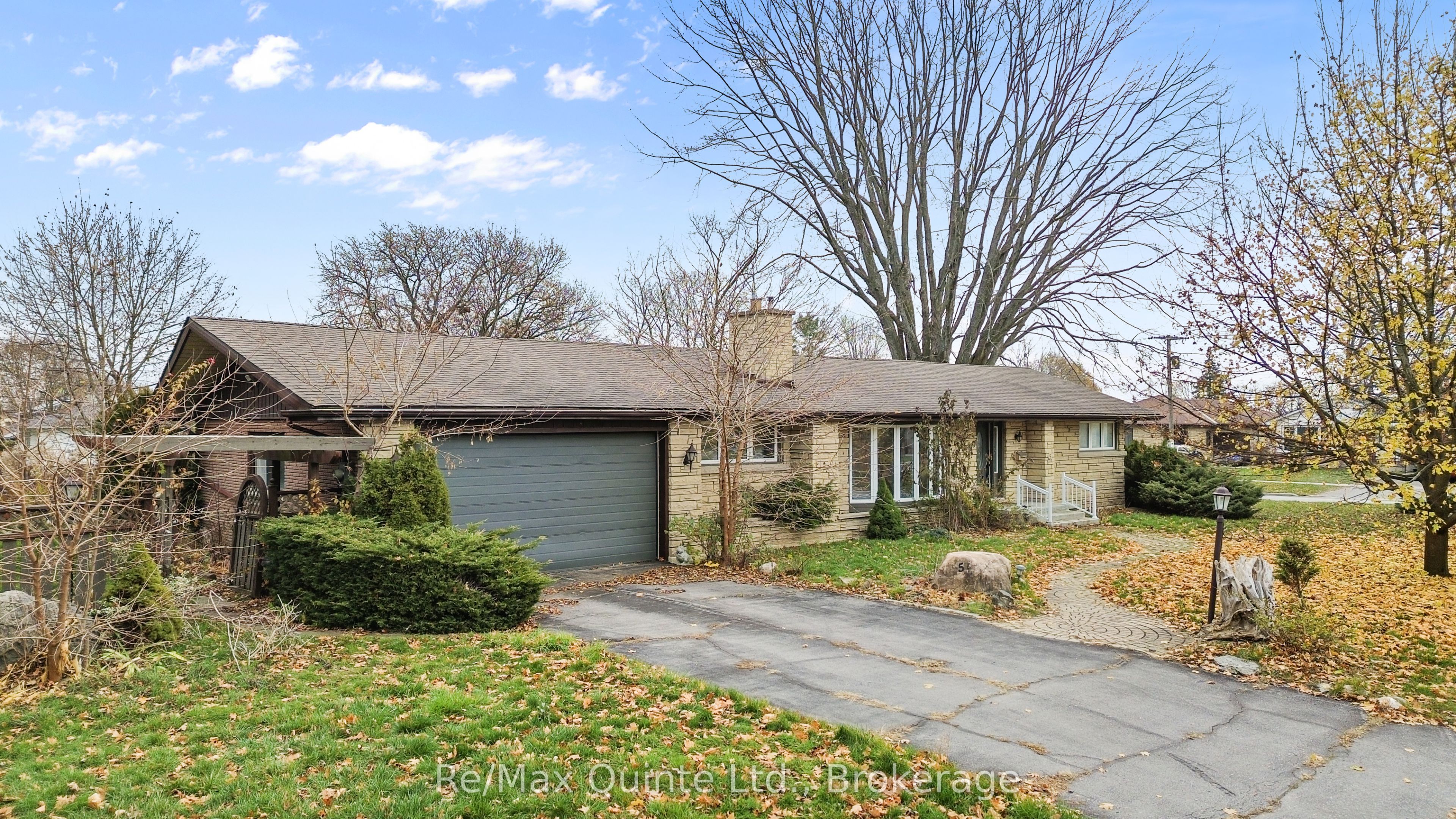 5 Stanley Park Drive Property Photo 1