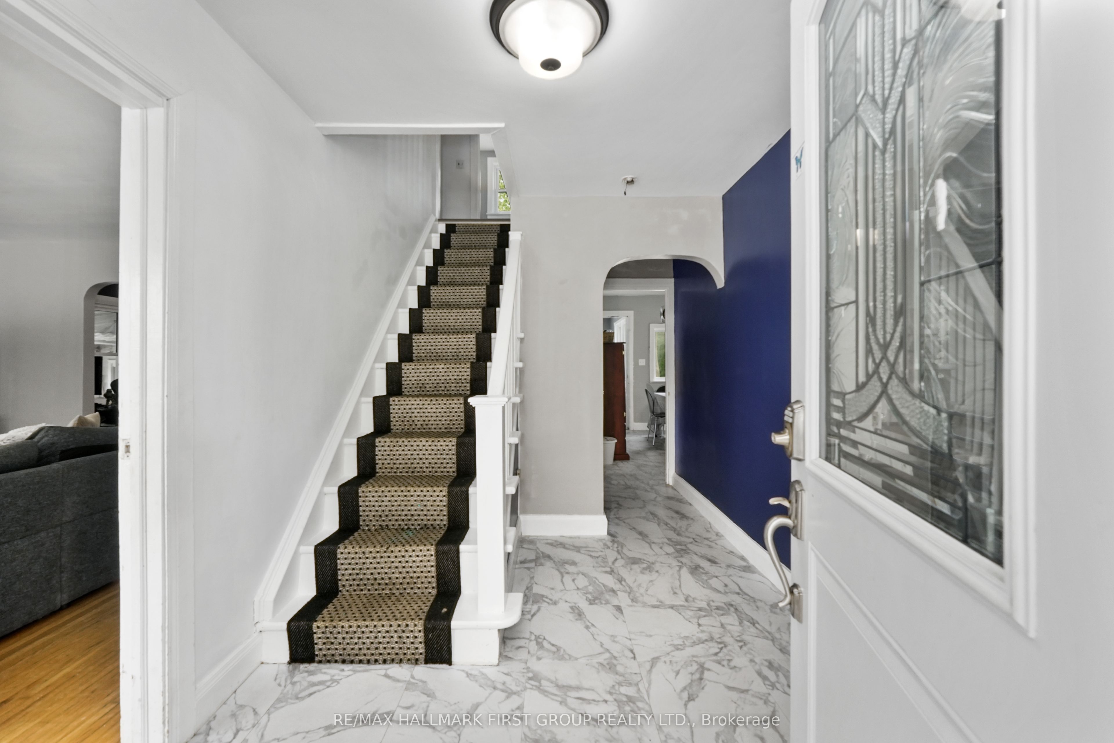 28 King Street W Property Photo 6