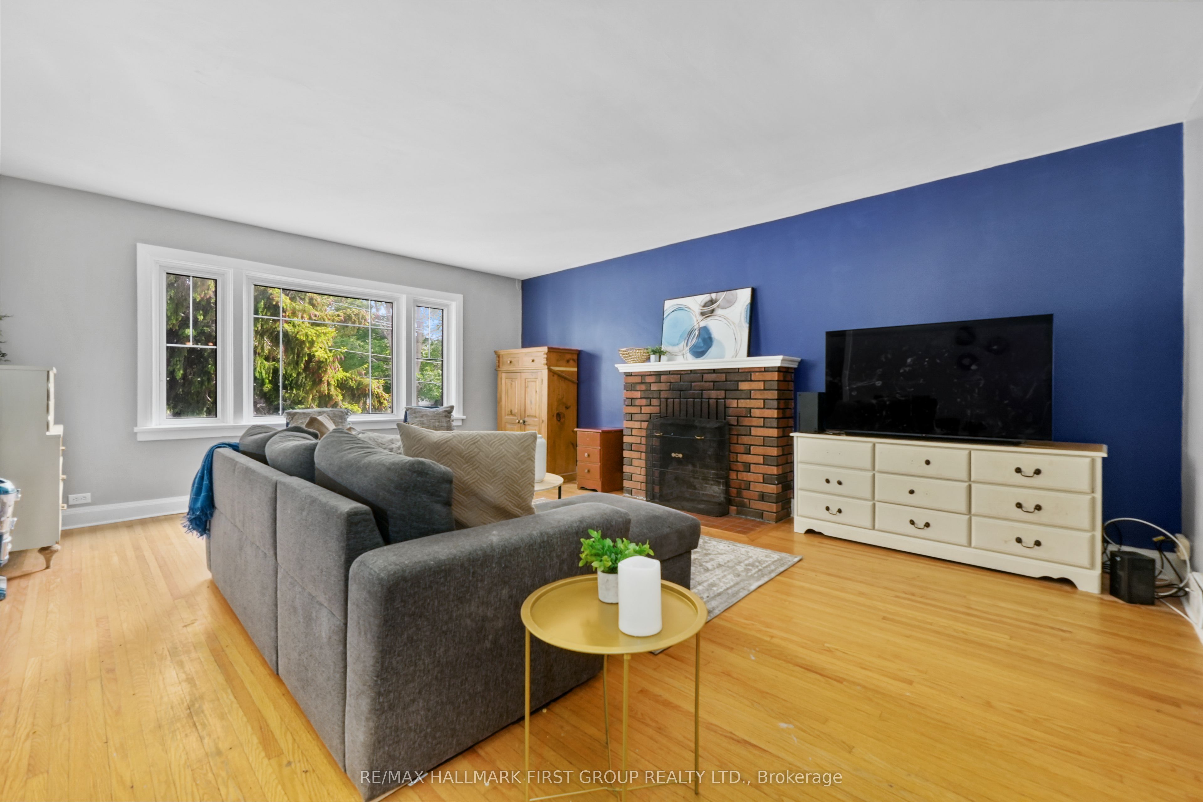 28 King Street W Property Photo 9
