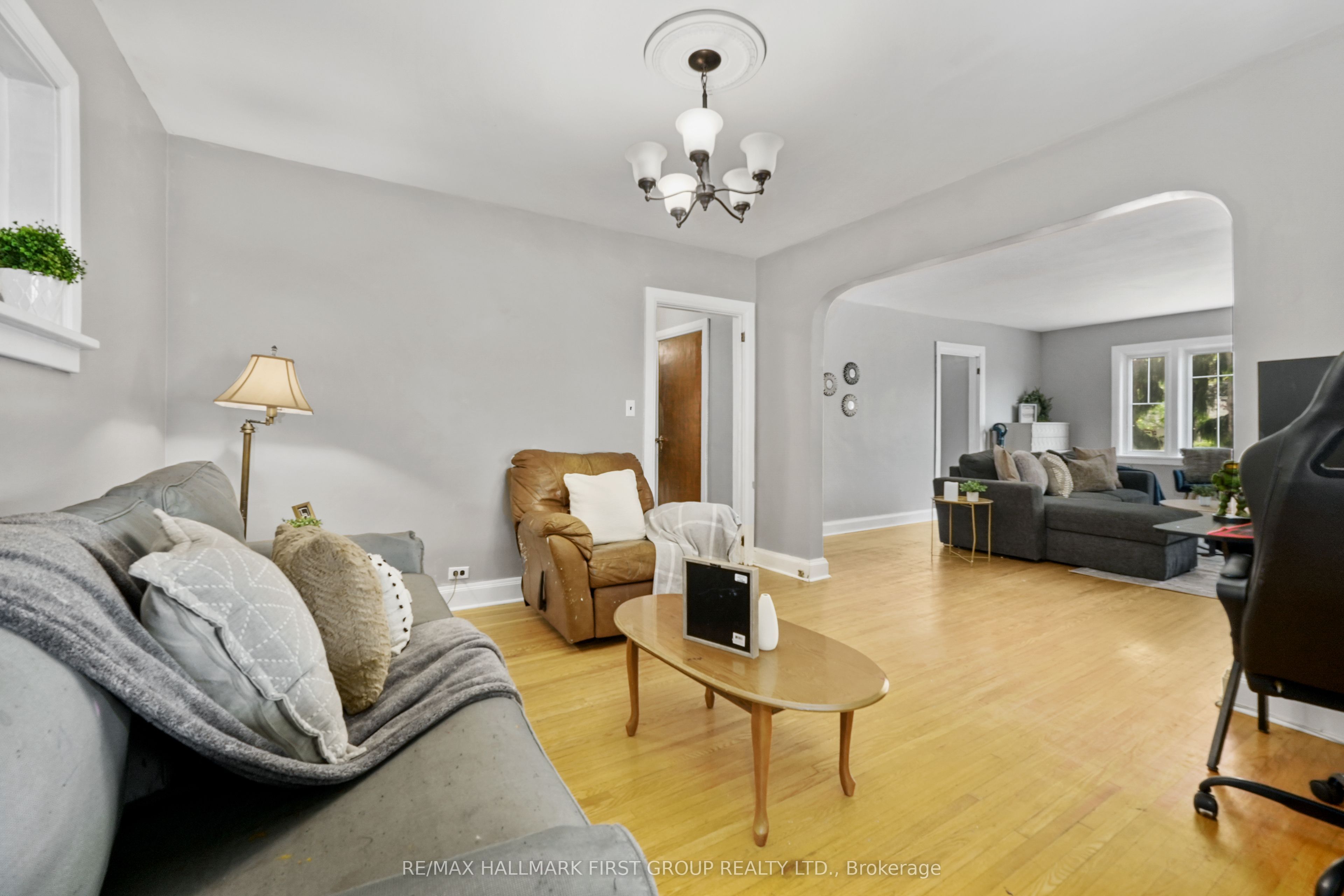 28 King Street W Property Photo 11