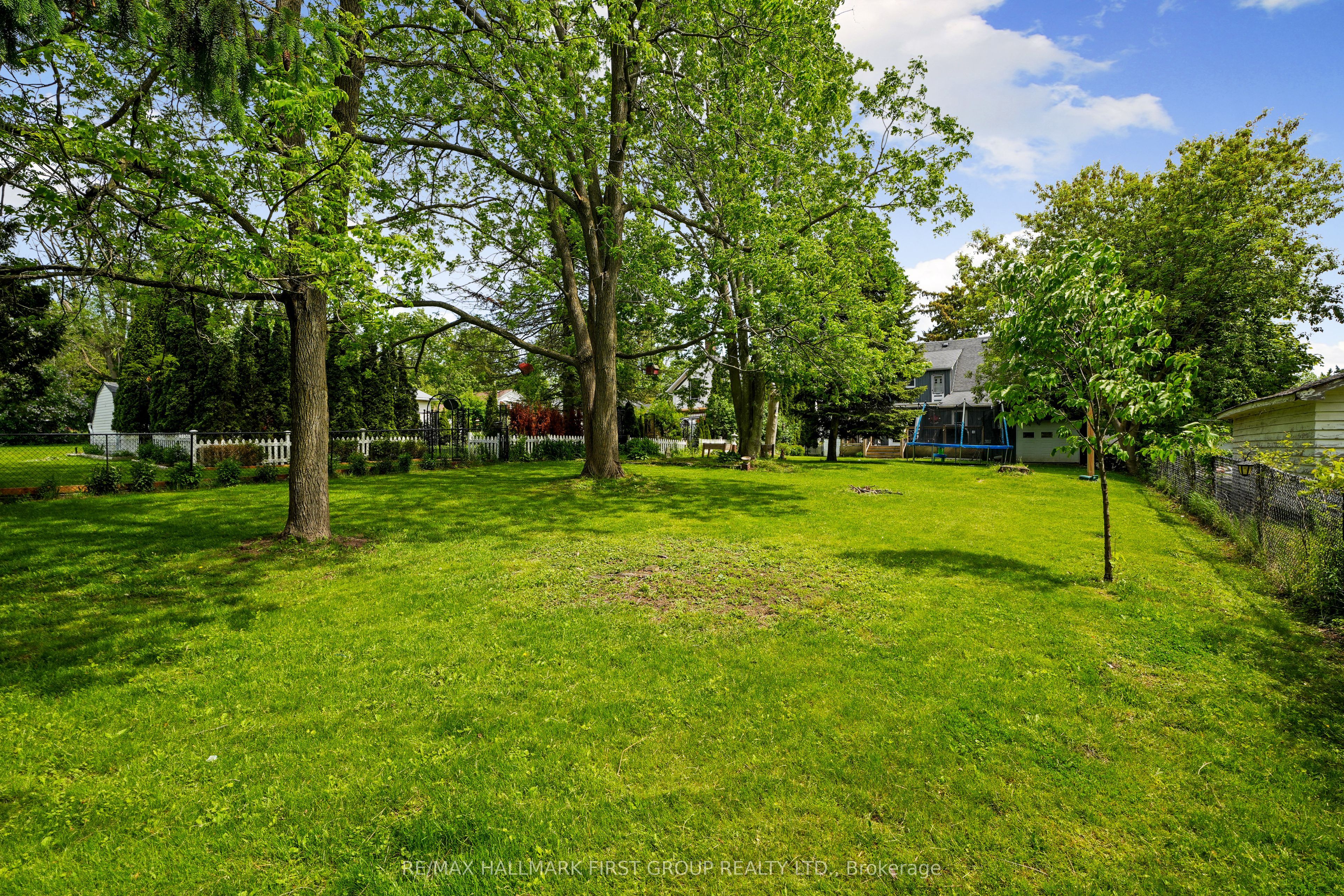 28 King Street W Property Photo 35