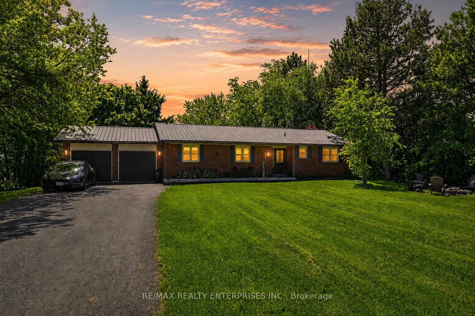 6543 Chippewa Road E Property Photo 1