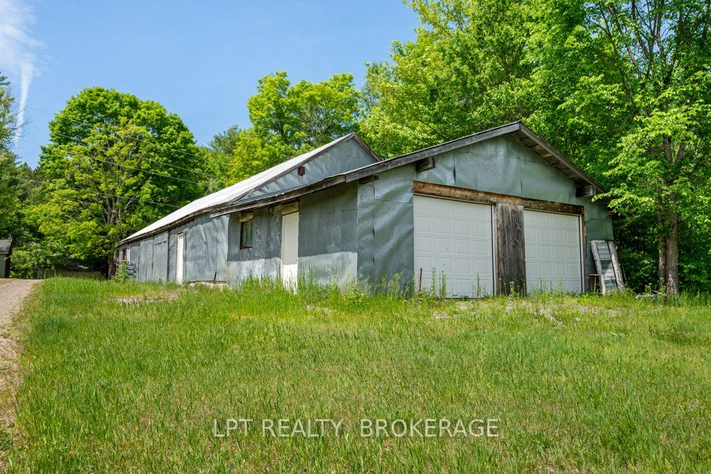 4342 Henderson Road Property Photo 4