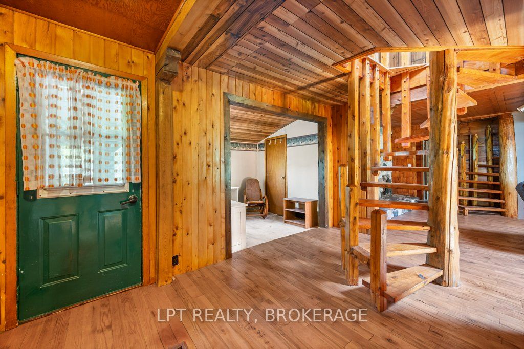 4342 Henderson Road Property Photo 6