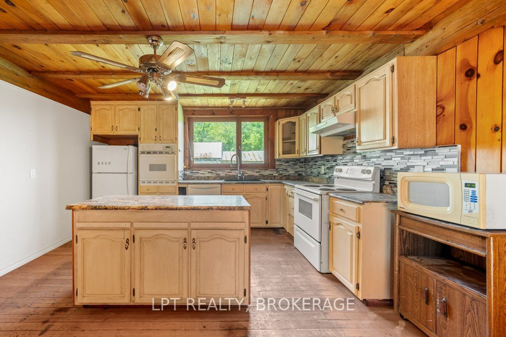 4342 Henderson Road Property Photo 7