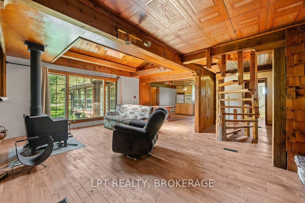 4342 Henderson Road Property Photo 11