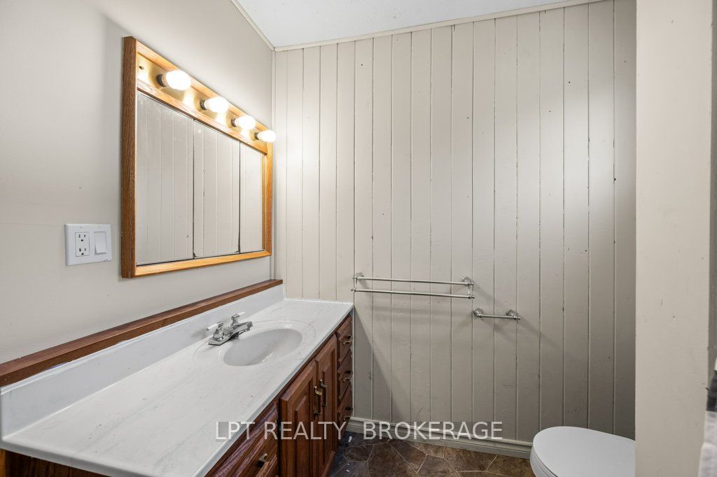 4342 Henderson Road Property Photo 16