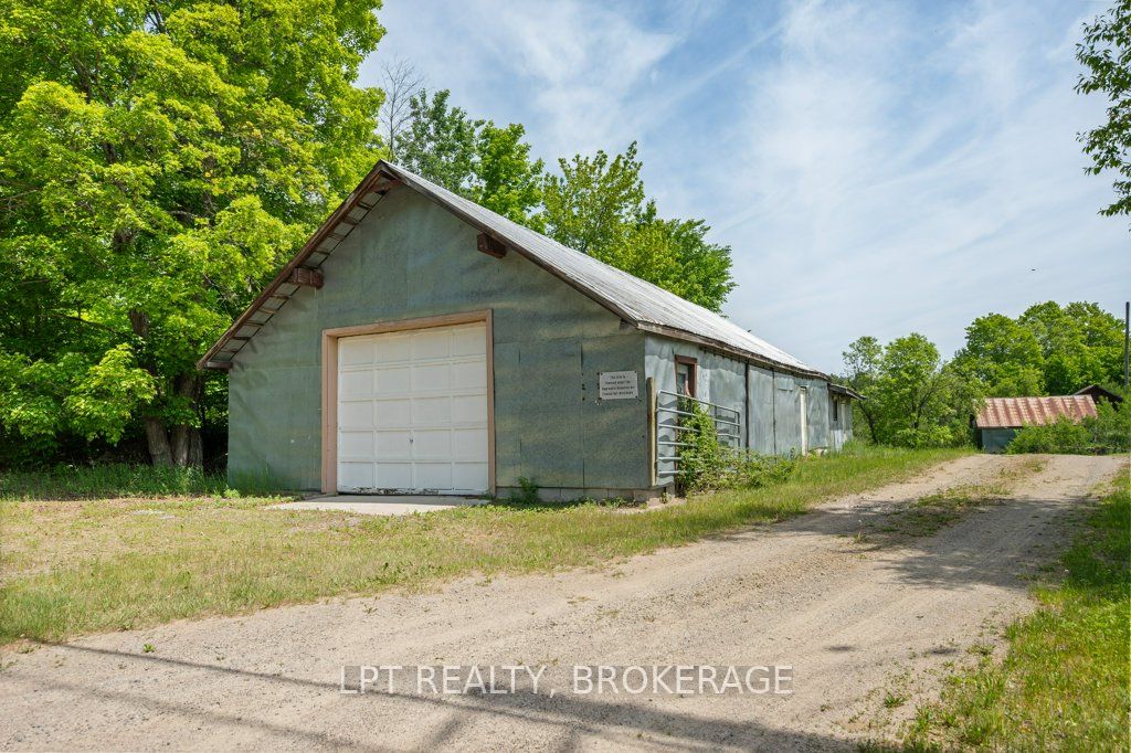 4342 Henderson Road Property Photo 37
