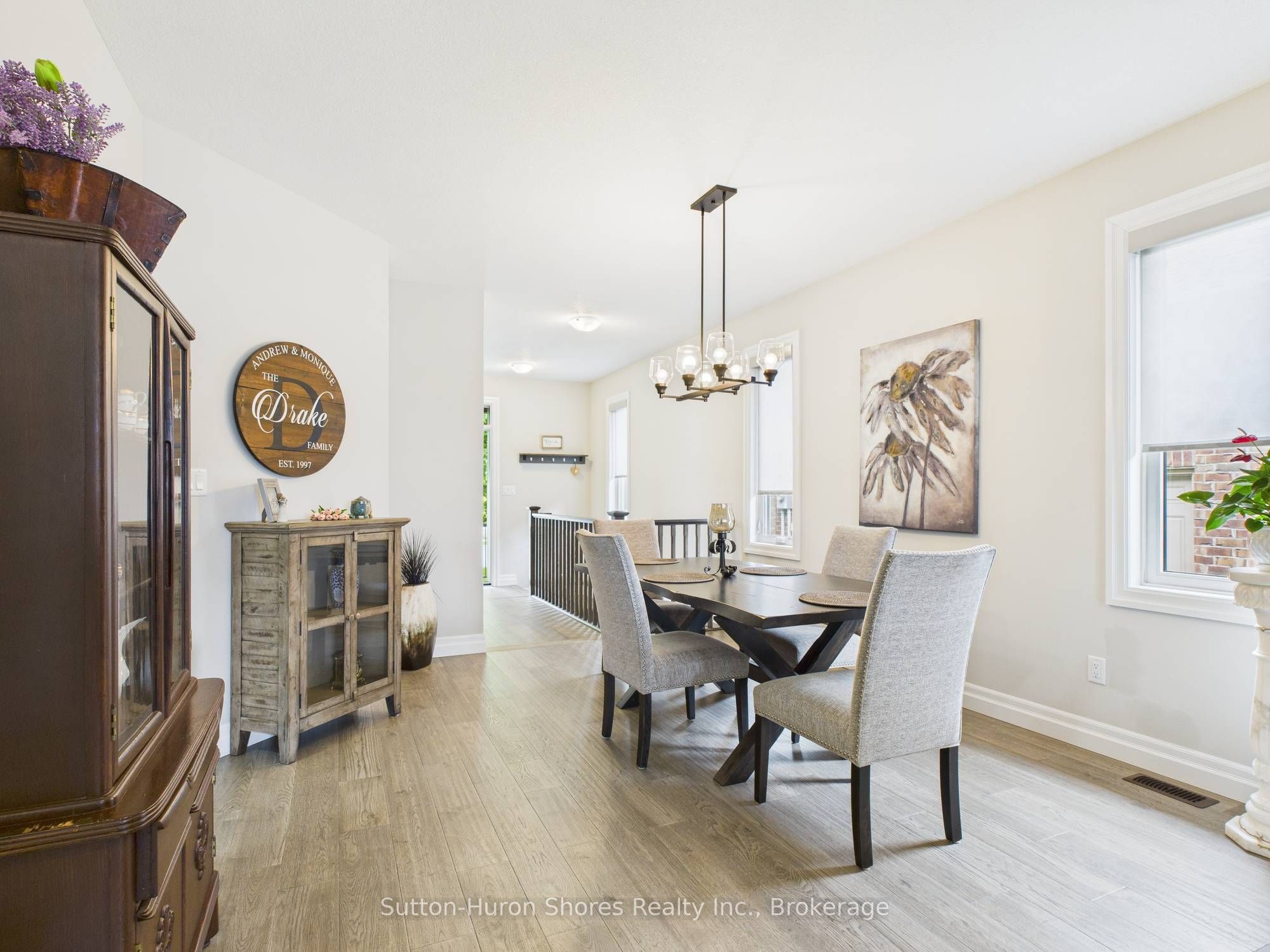404 Devonshire Road Property Photo 11