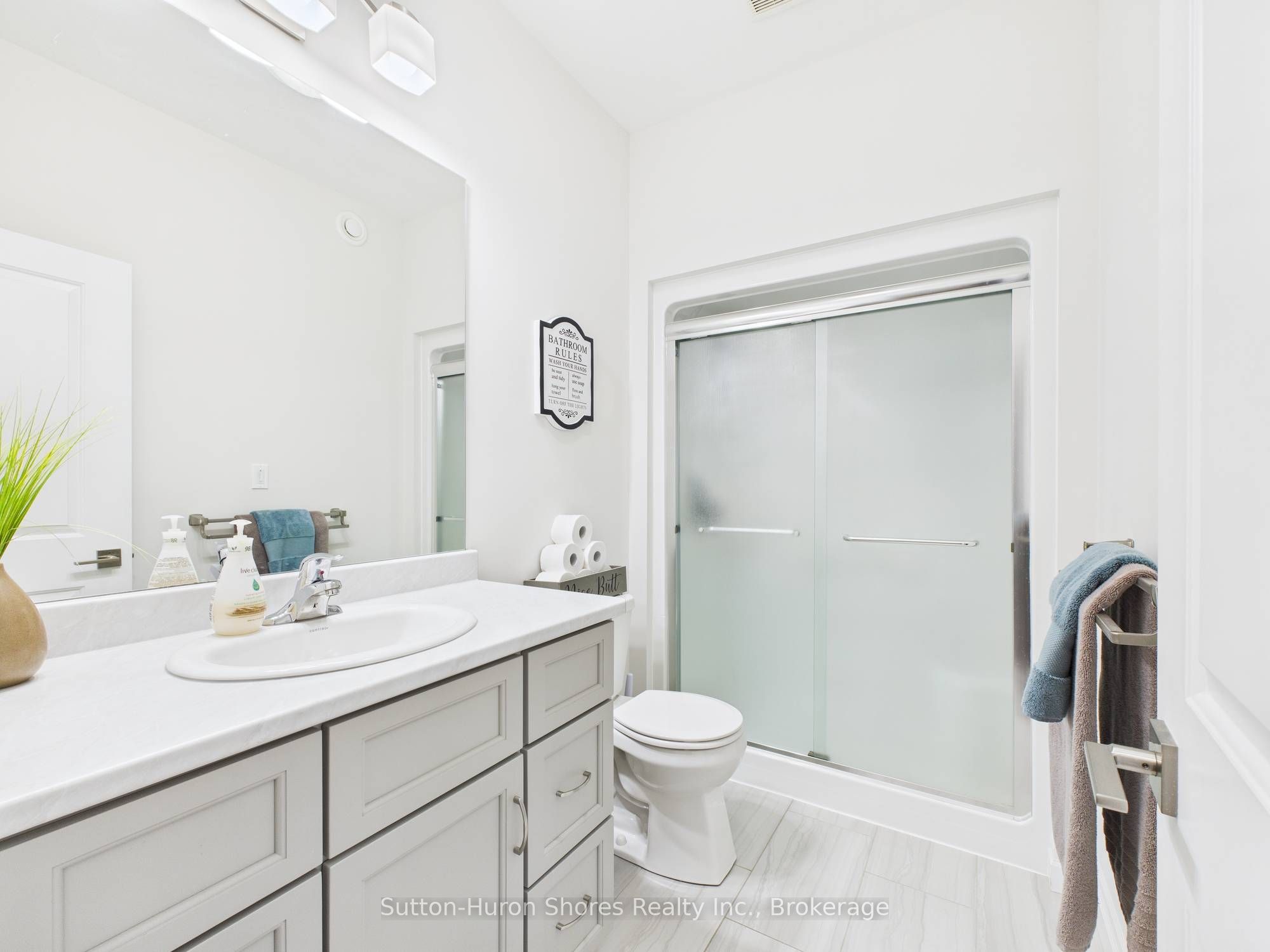 404 Devonshire Road Property Photo 13