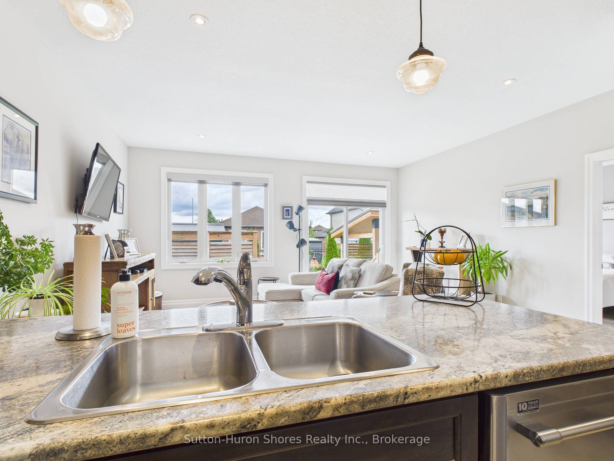404 Devonshire Road Property Photo 19