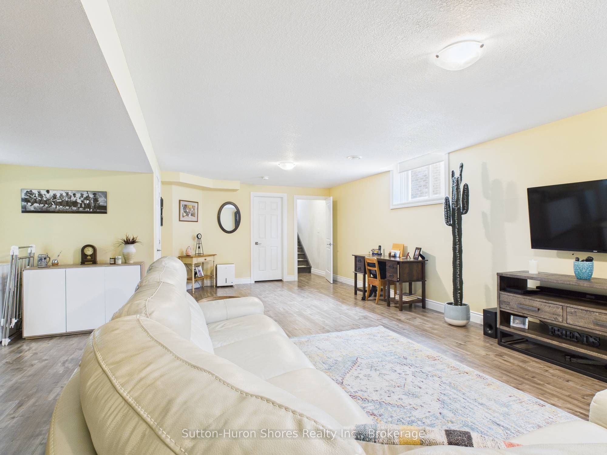 404 Devonshire Road Property Photo 31