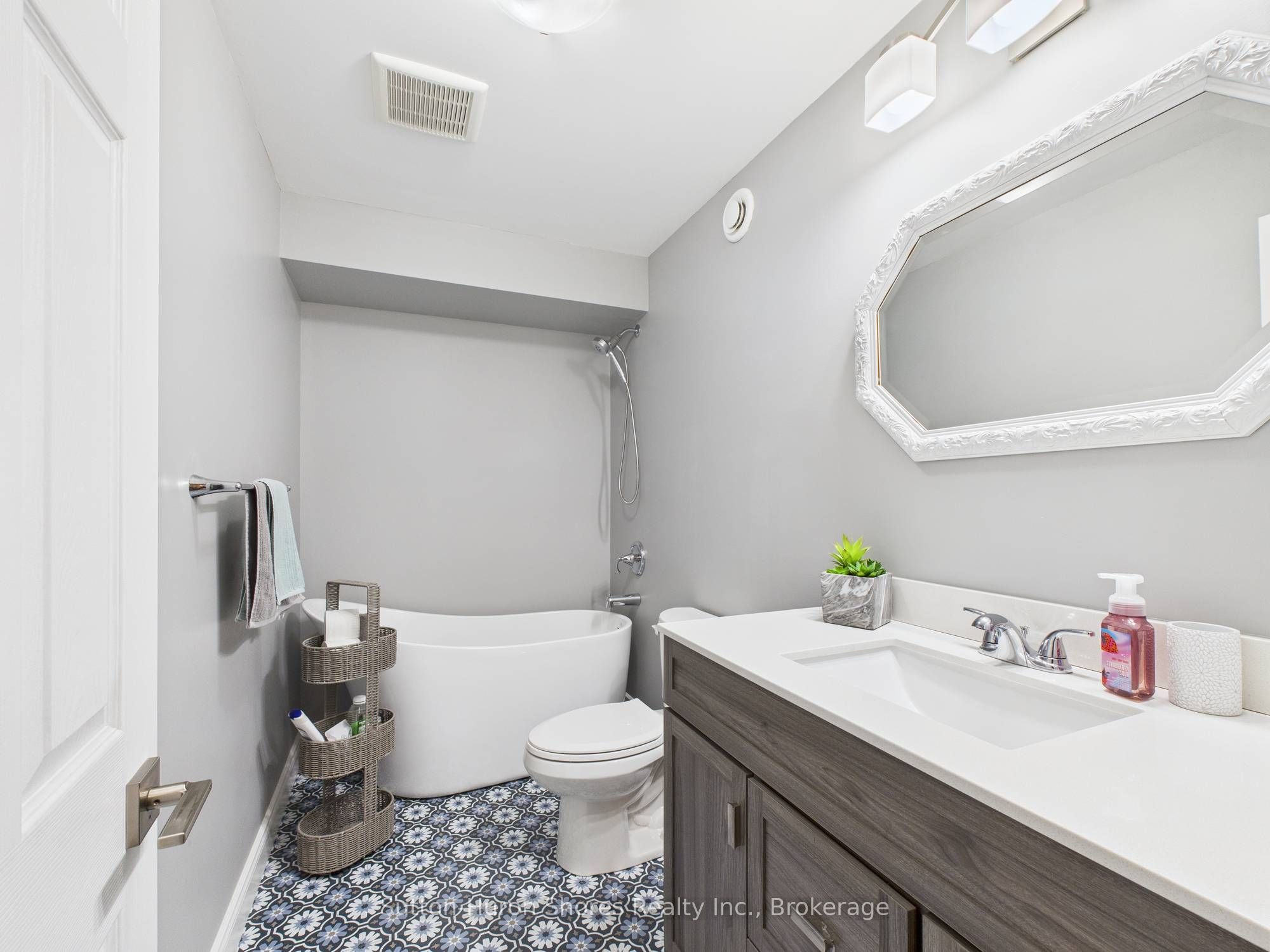 404 Devonshire Road Property Photo 34