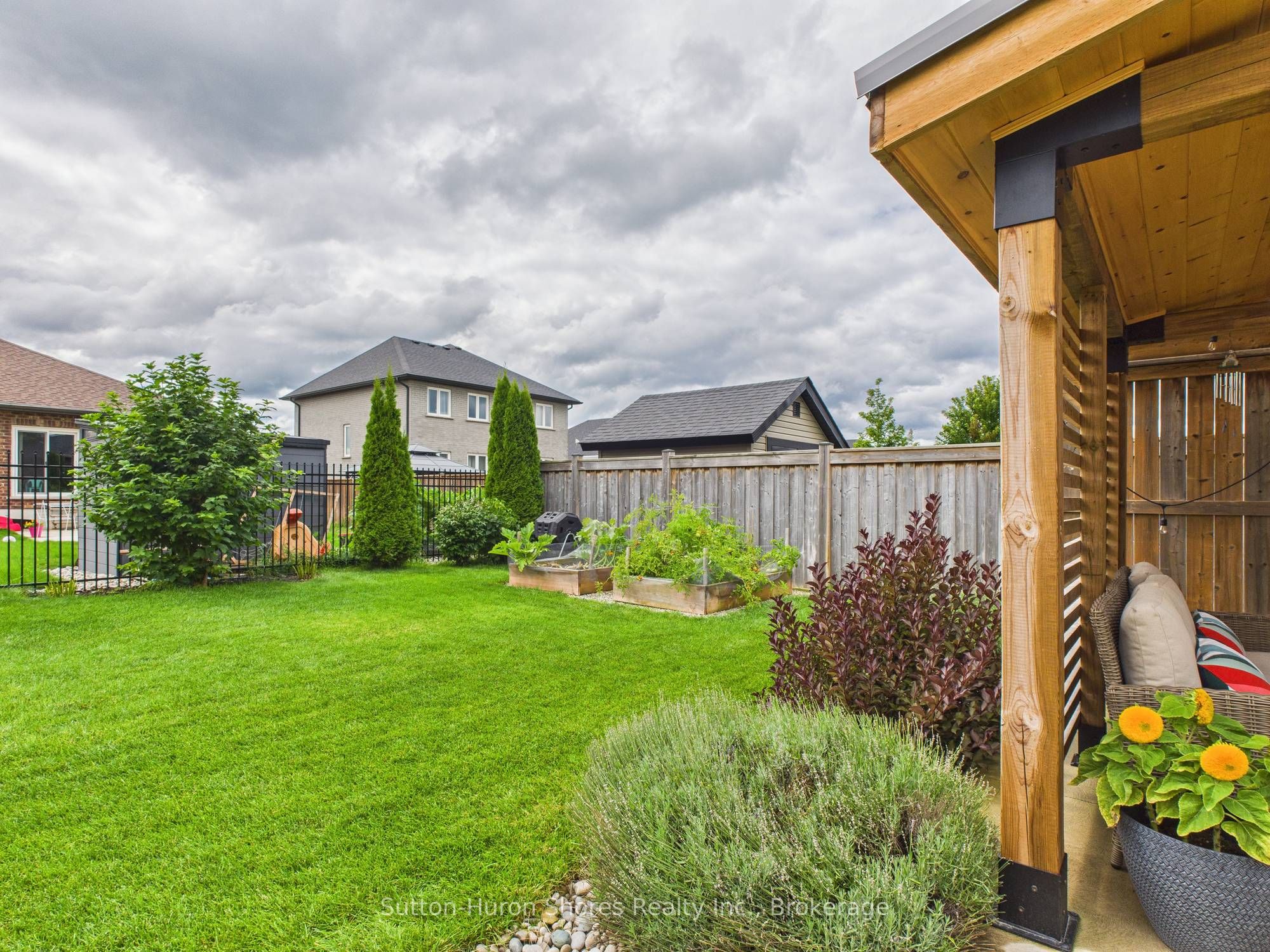 404 Devonshire Road Property Photo 39