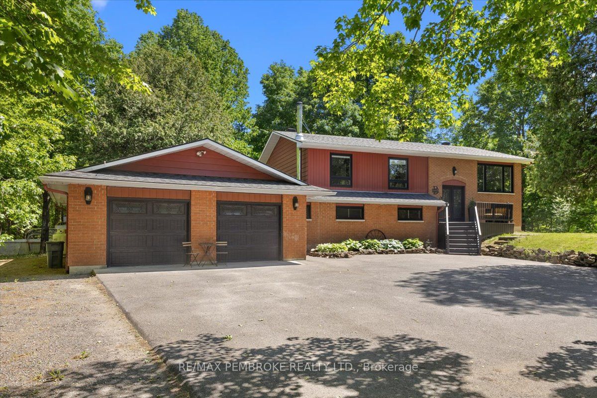 2511 10th Line Property Photo 1