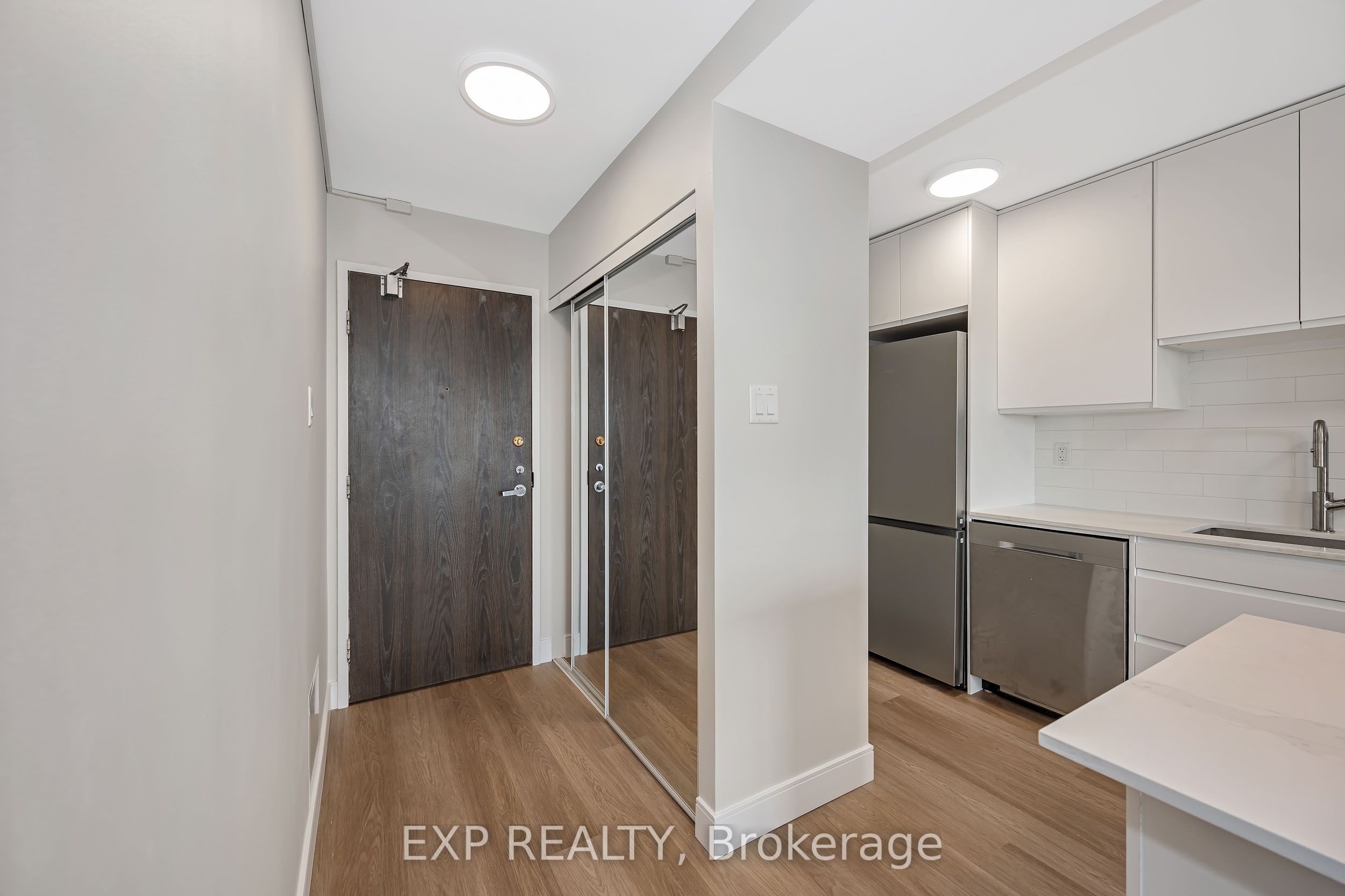 1785 Frobisher Lane 1707 Property Photo 6