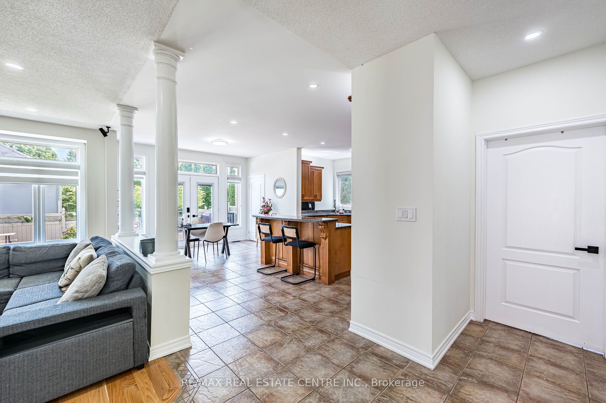 137 Cloverleaf Drive Ancaster Property Photo 11