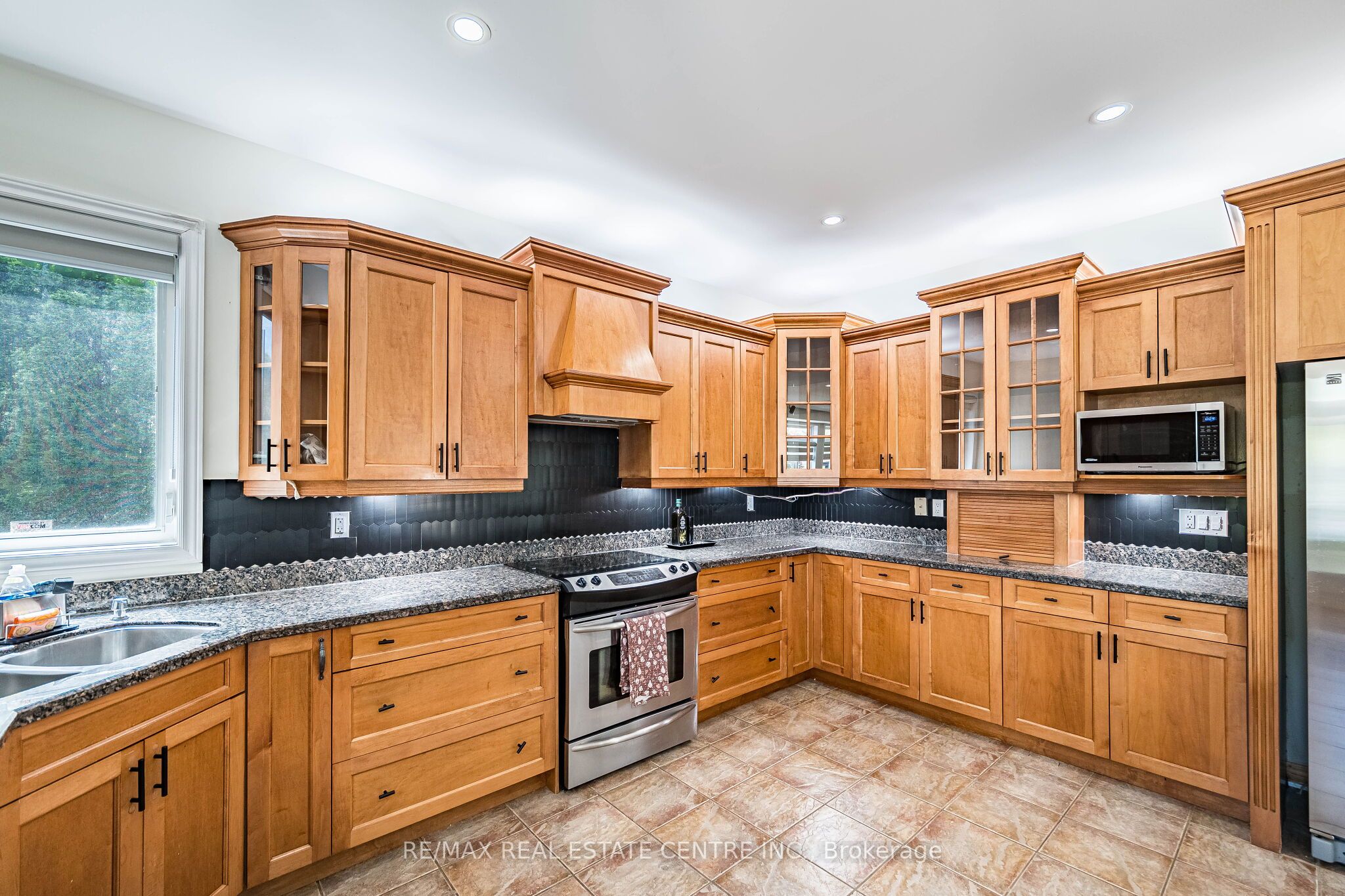 137 Cloverleaf Drive Ancaster Property Photo 19