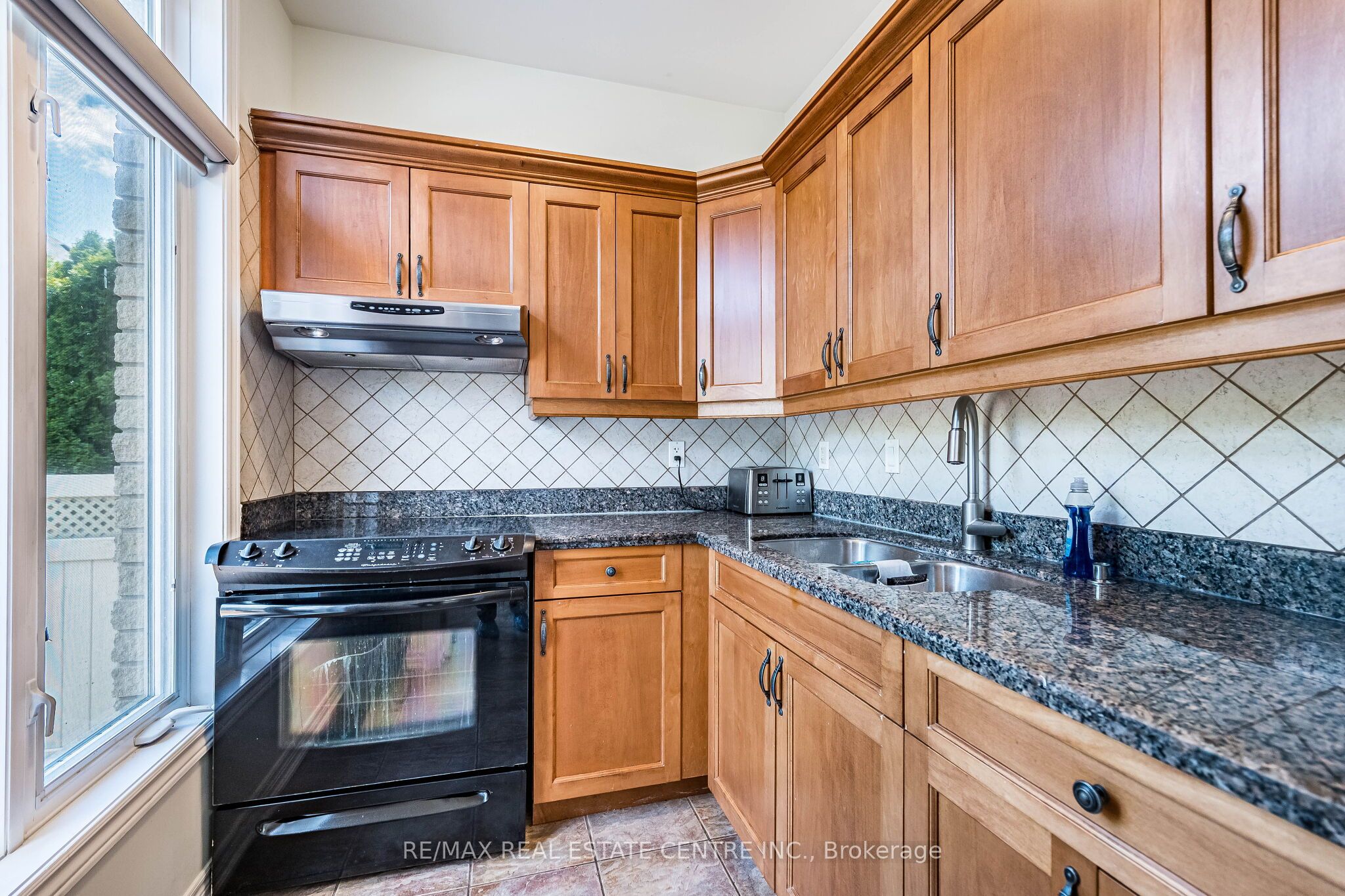 137 Cloverleaf Drive Ancaster Property Photo 22