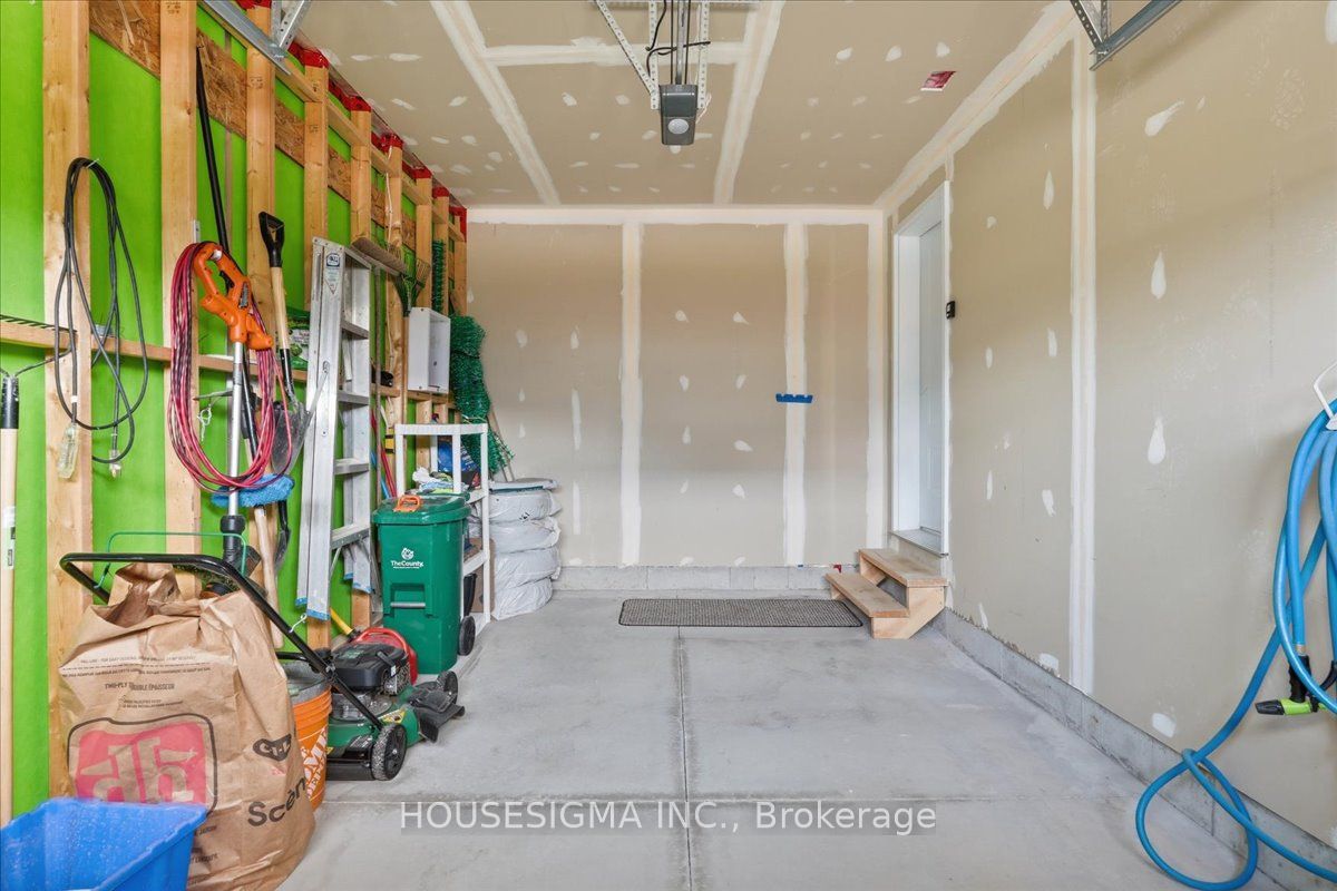 54 Campbell Crescent Property Photo 30