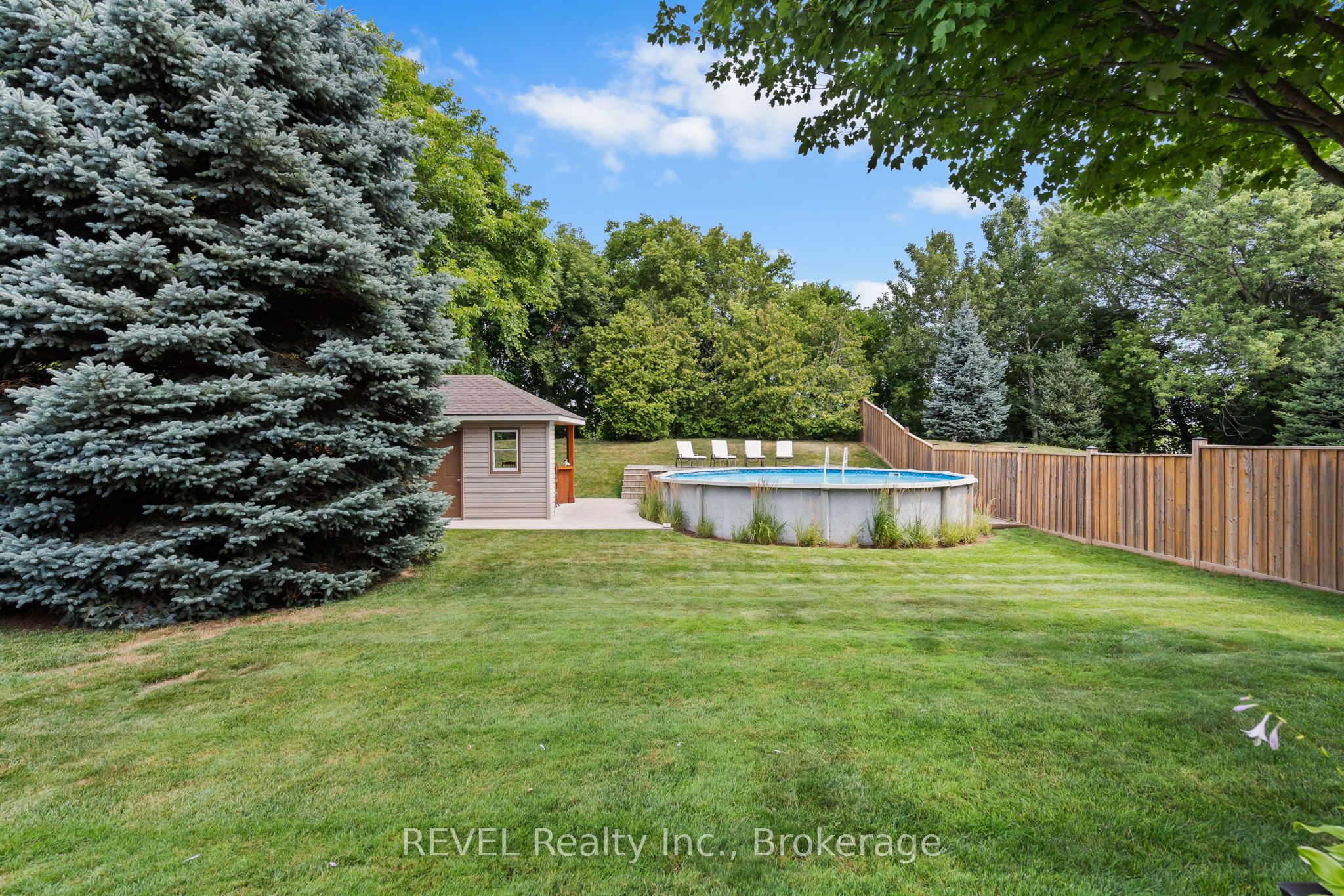 98 Debora Drive Property Photo 6