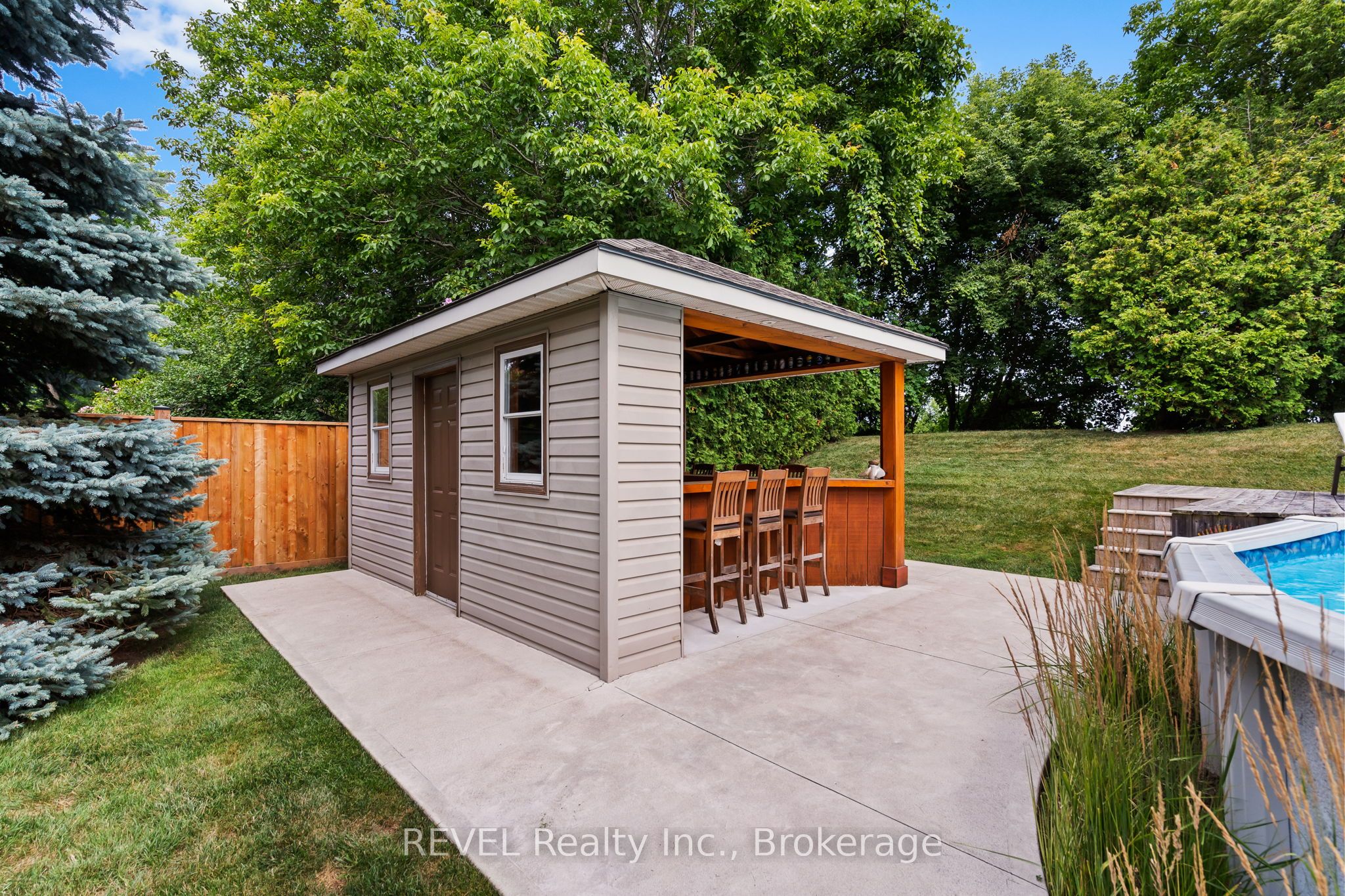 98 Debora Drive Property Photo 8