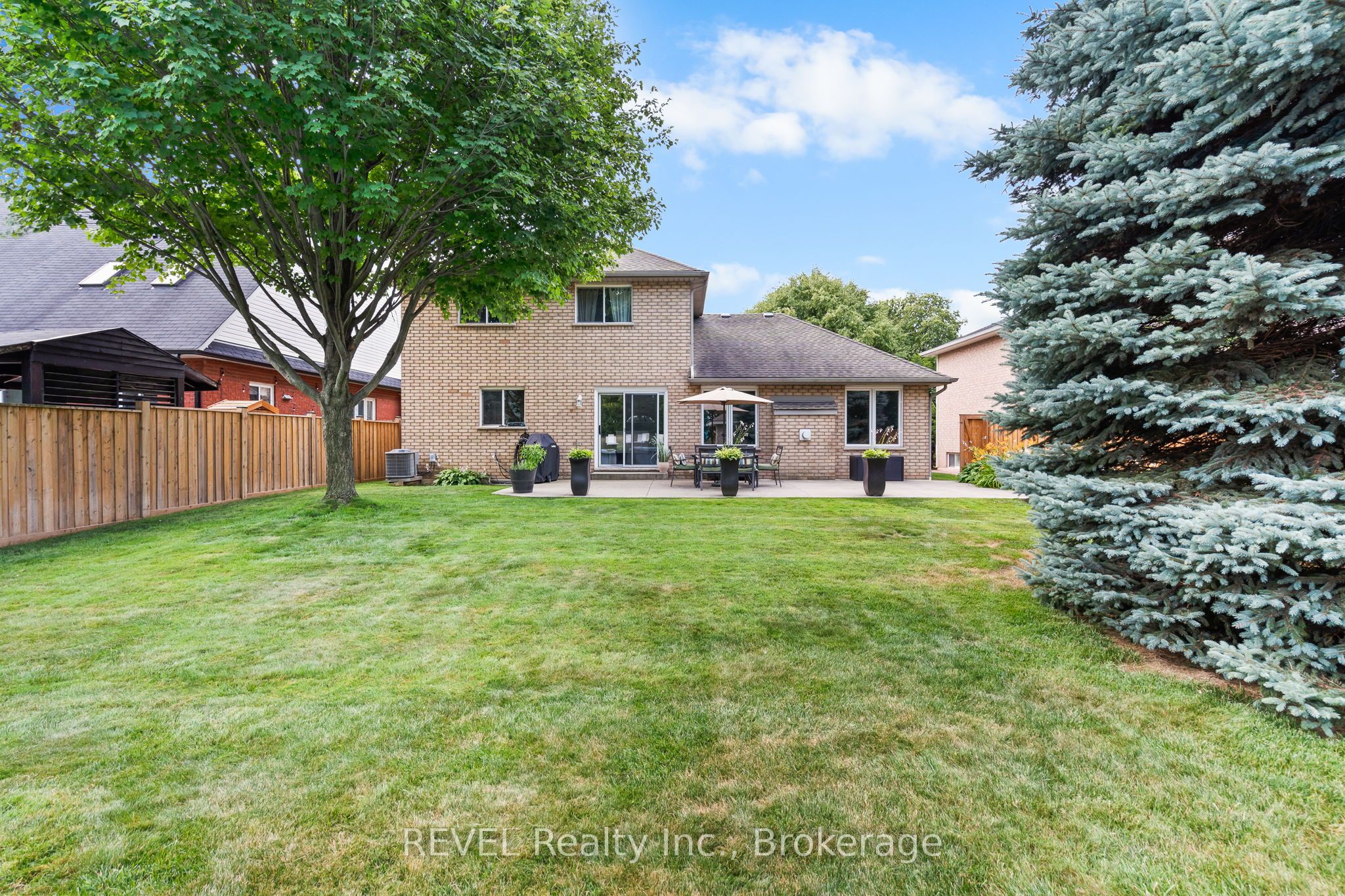 98 Debora Drive Property Photo 13