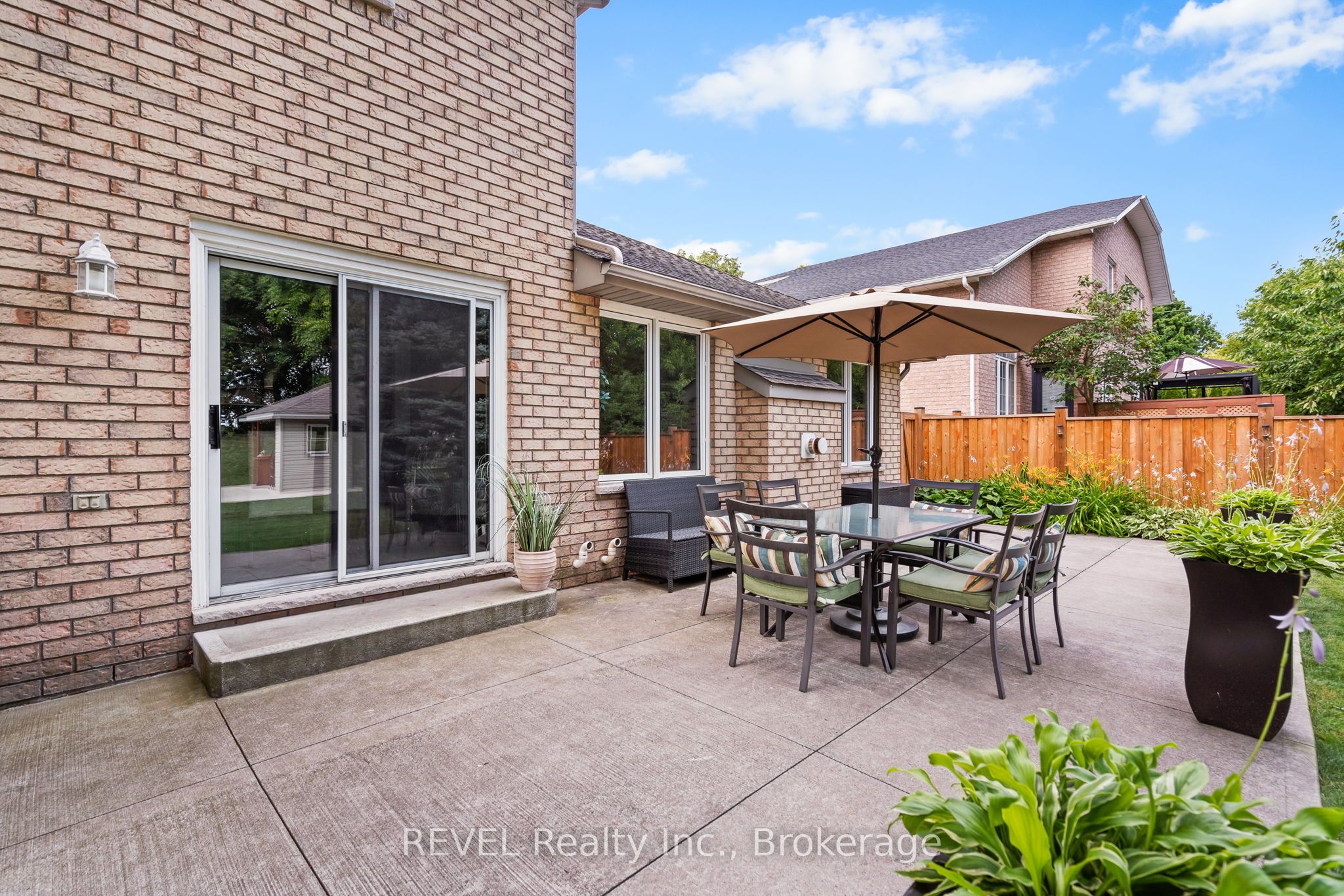 98 Debora Drive Property Photo 14