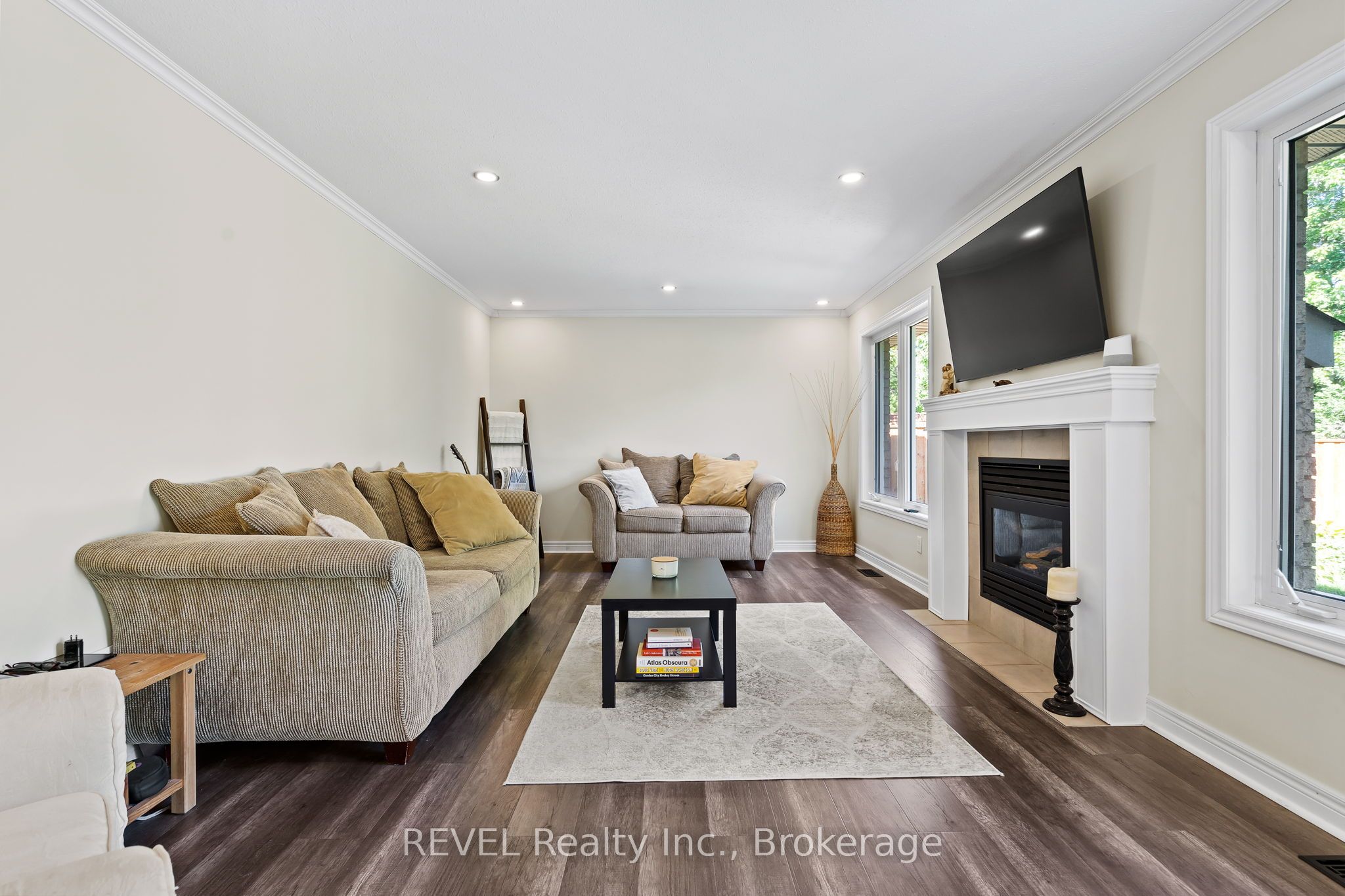 98 Debora Drive Property Photo 18