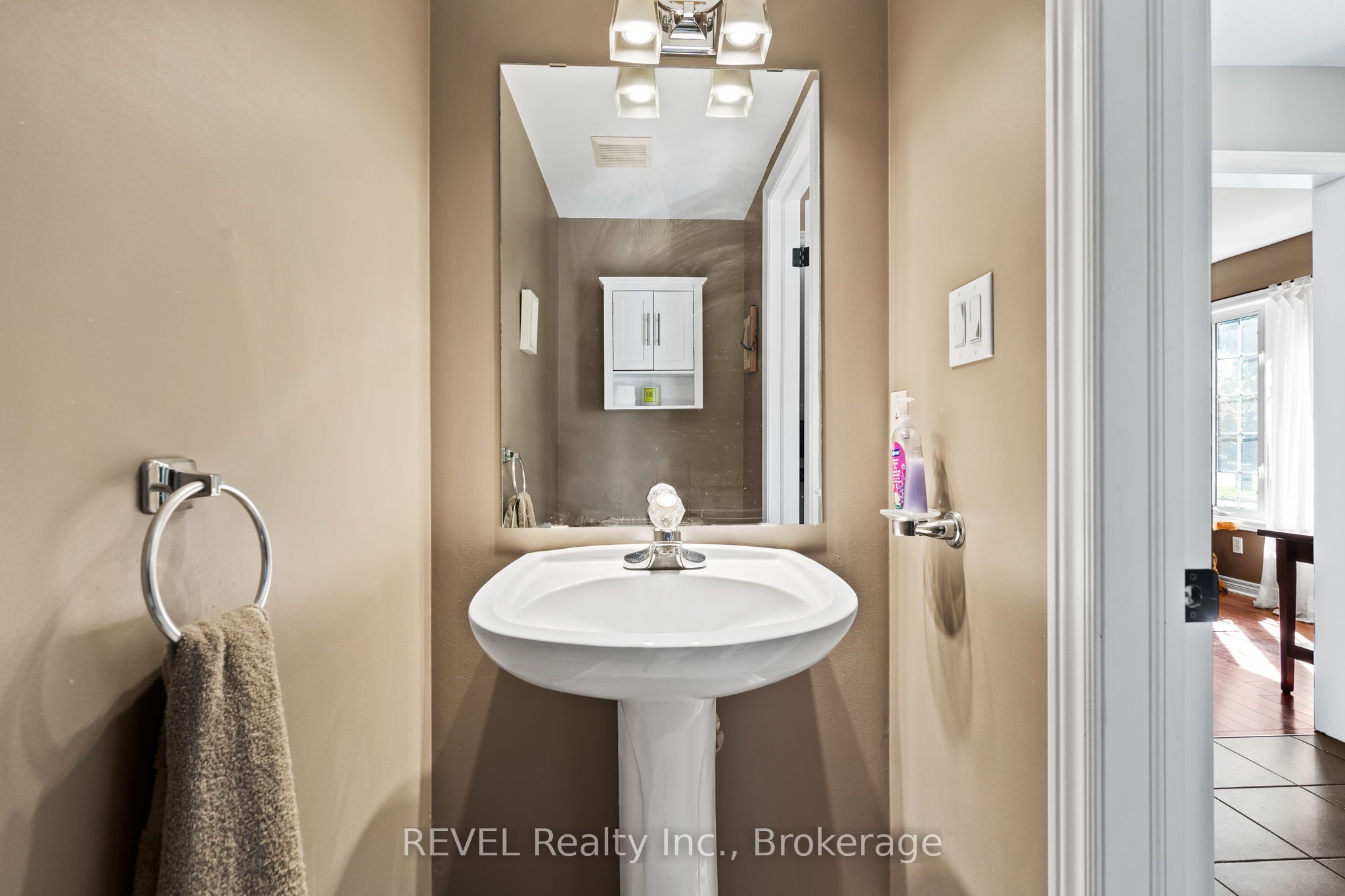 98 Debora Drive Property Photo 27