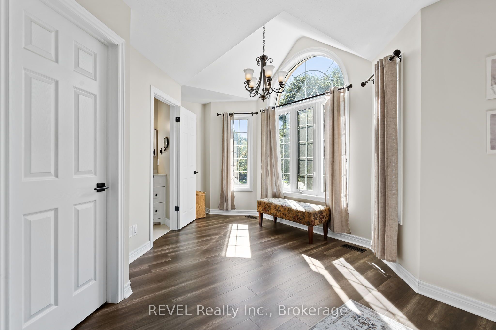 98 Debora Drive Property Photo 29