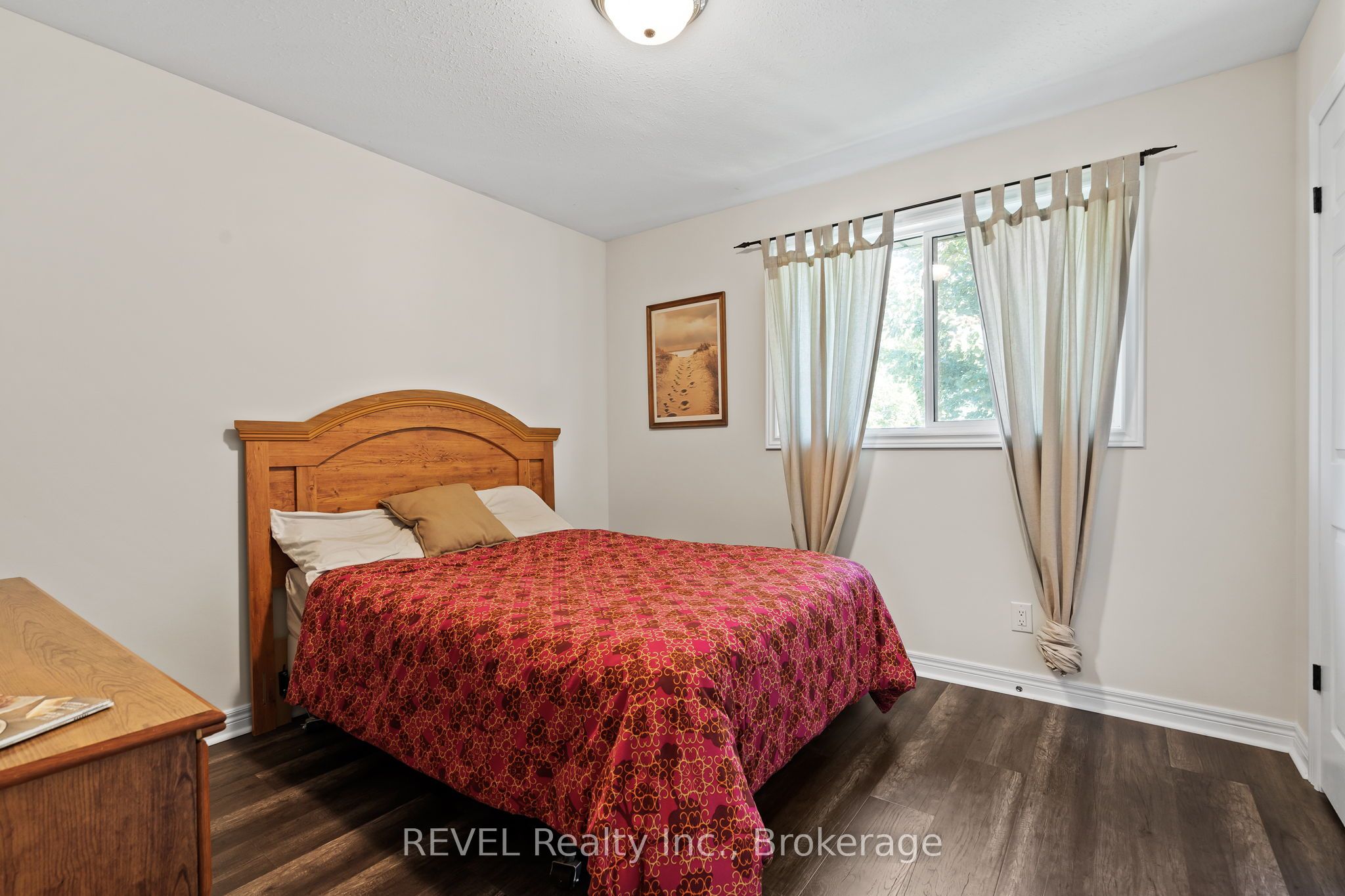 98 Debora Drive Property Photo 32
