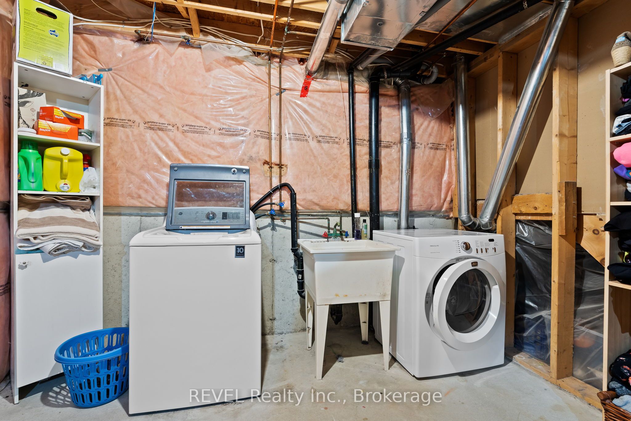 98 Debora Drive Property Photo 40