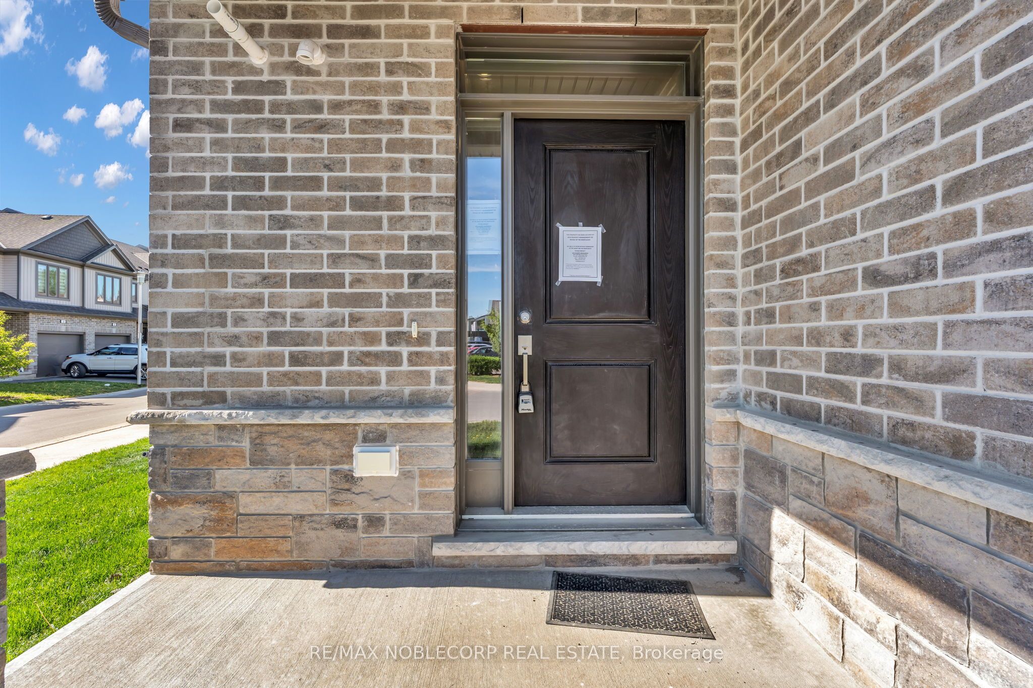745 Chelton Road 15 Property Photo 5