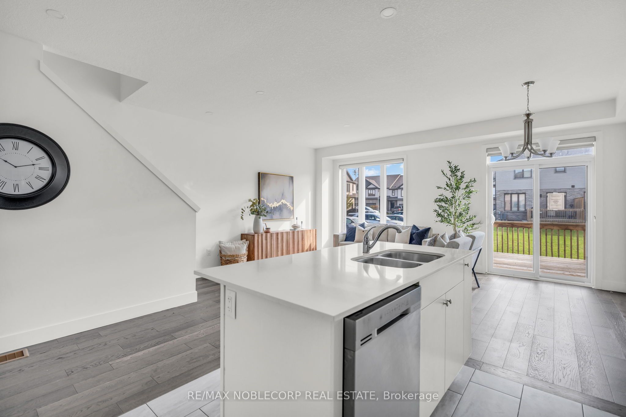 745 Chelton Road 15 Property Photo 14