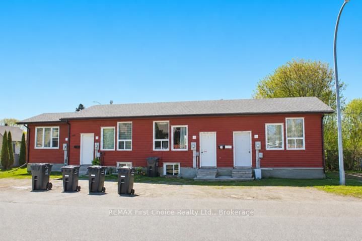 303 Frederica Street W