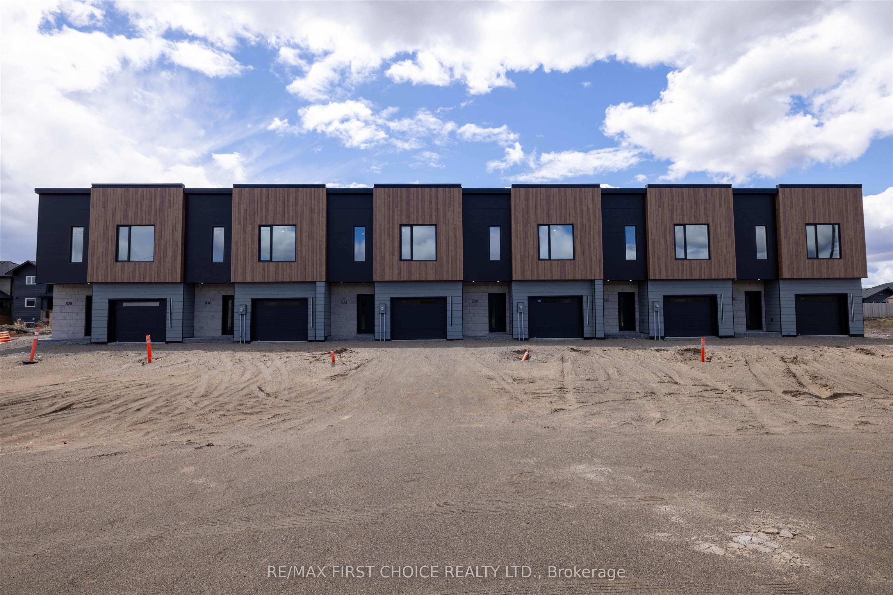 832 Weiler Boulevard Property Photo 1