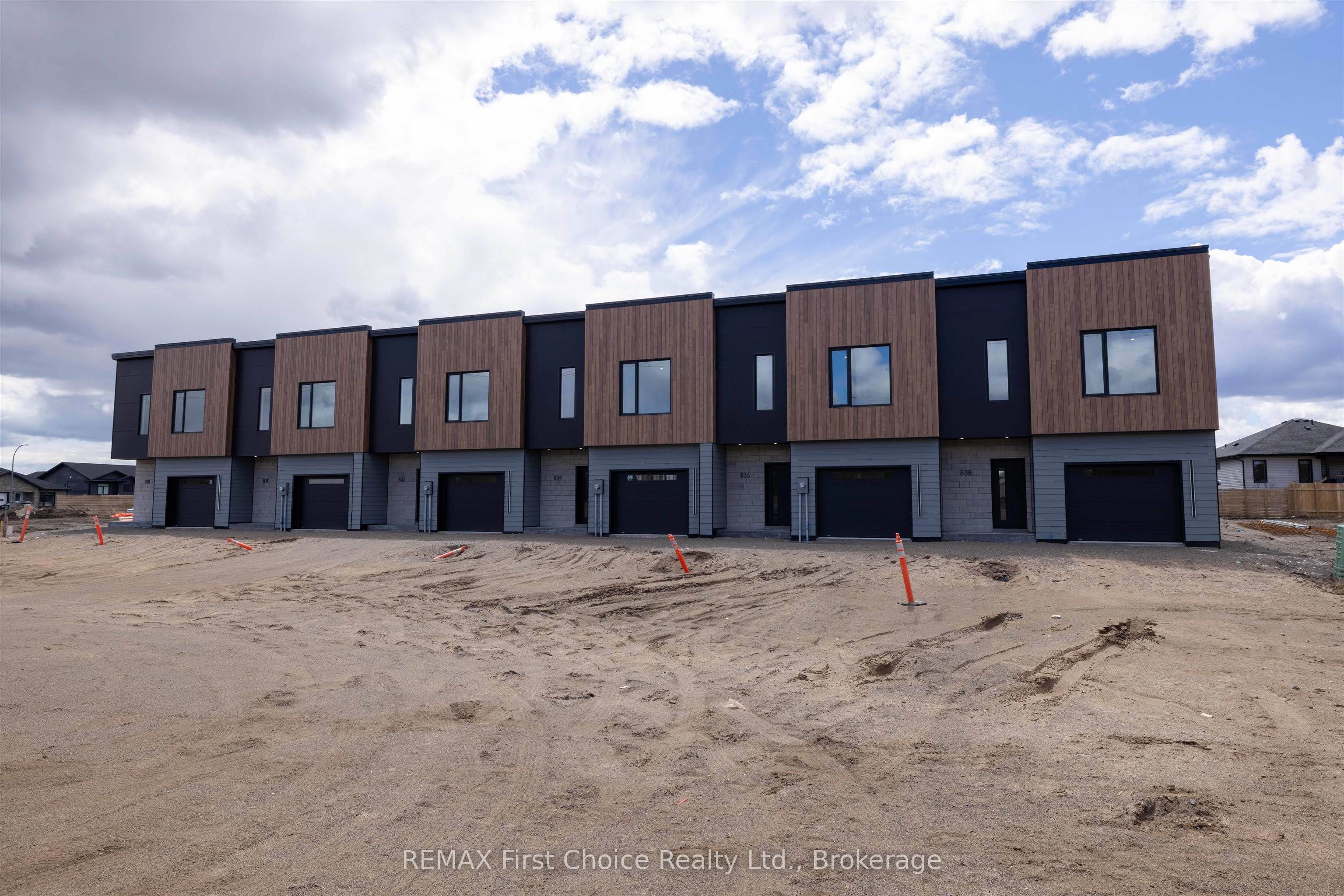 832 Weiler Boulevard Property Photo 2