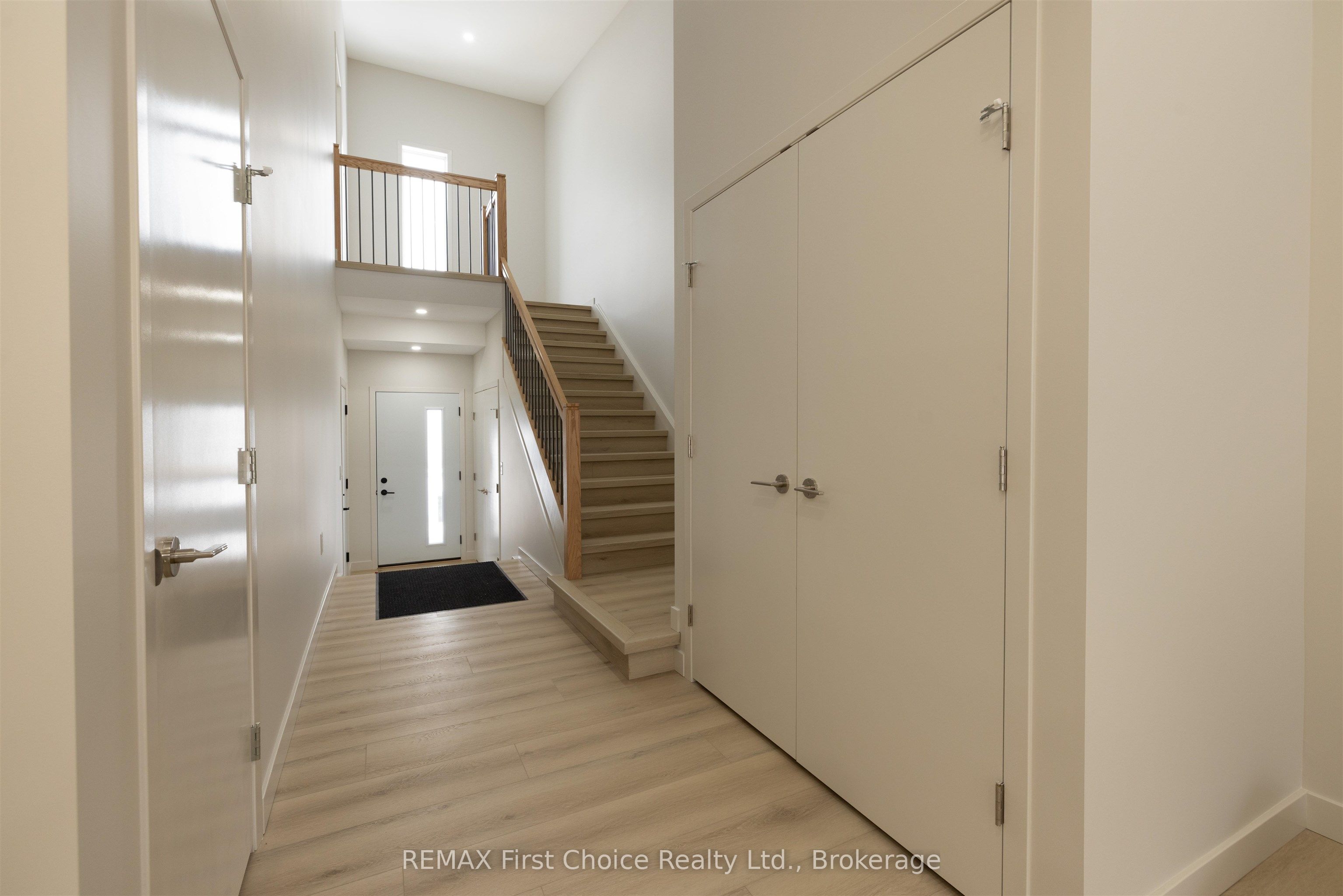 832 Weiler Boulevard Property Photo 5