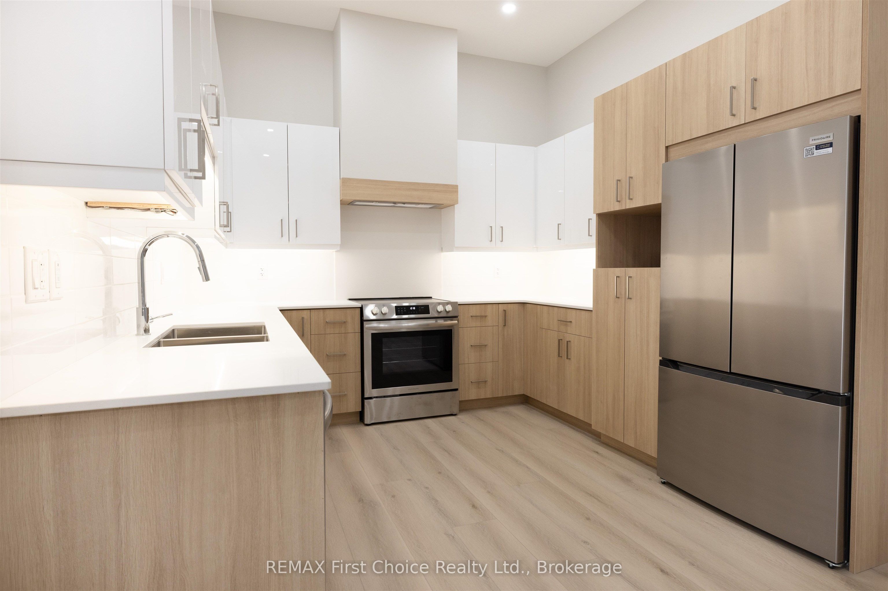 832 Weiler Boulevard Property Photo 8