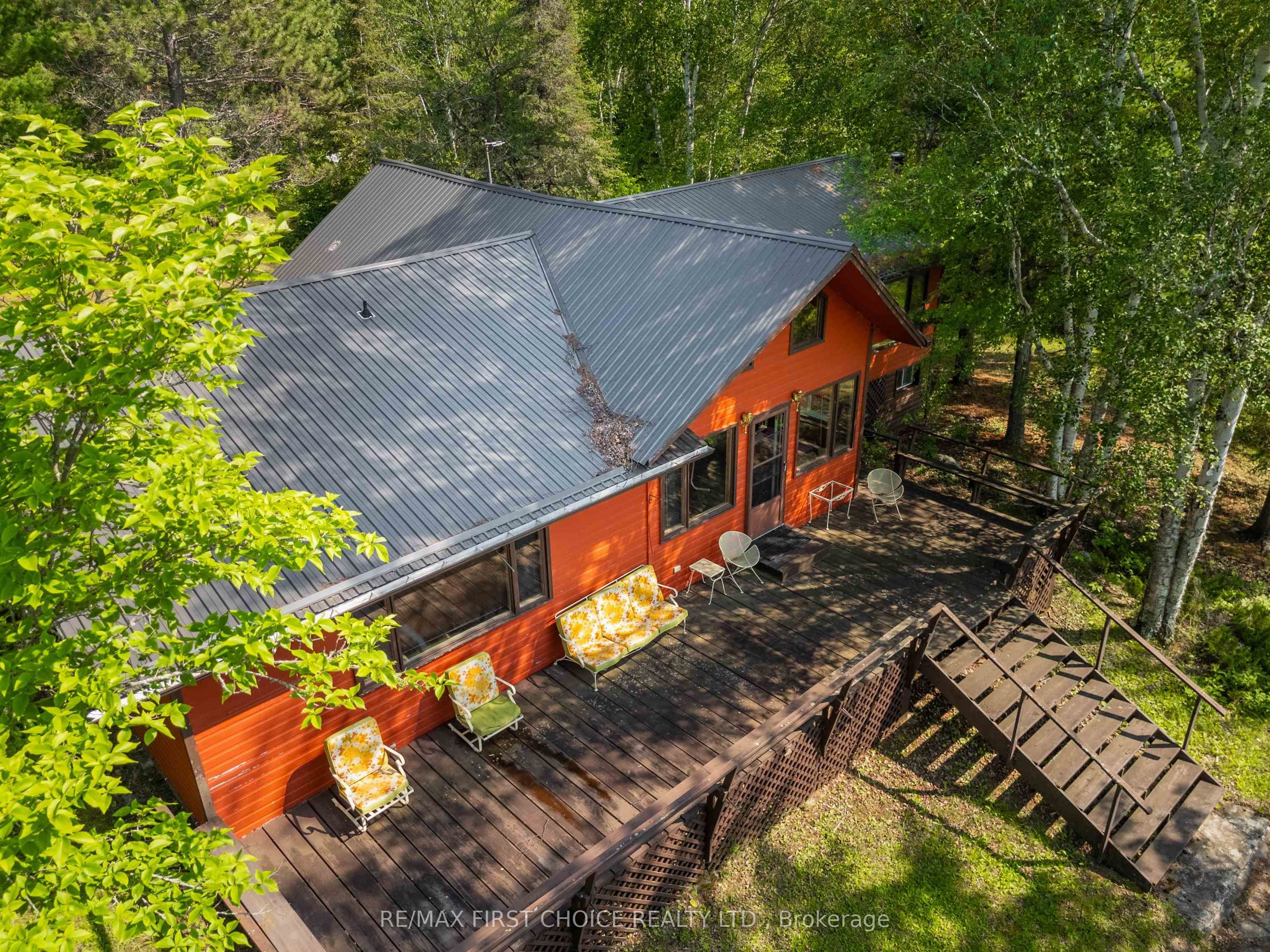 S986 Winnipeg River Property Photo 1